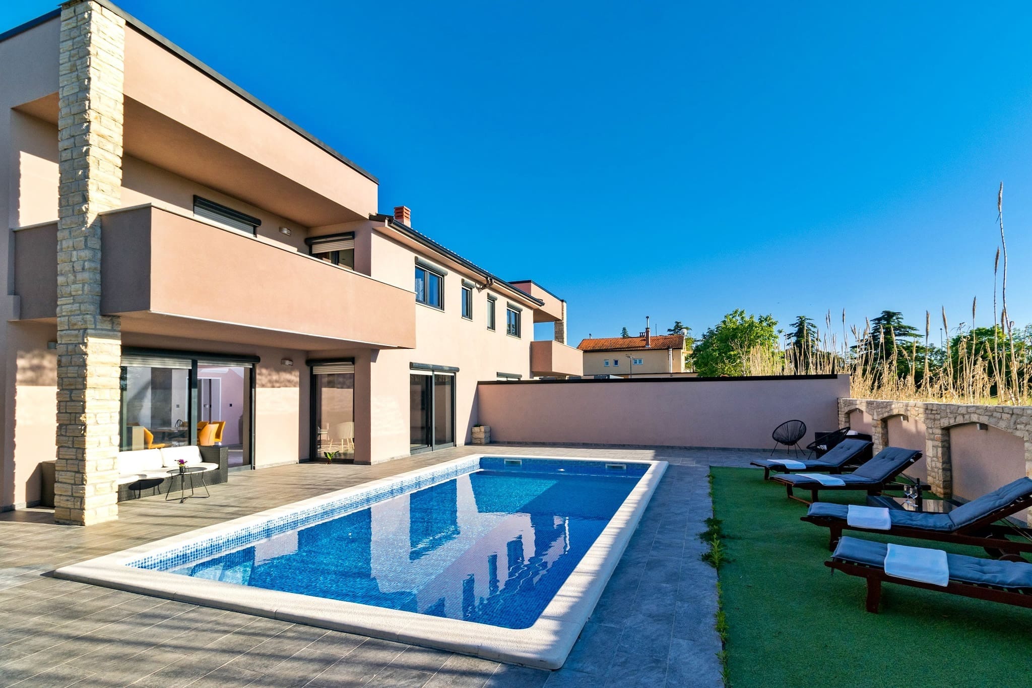 Spacious villa in Pula with heated pool