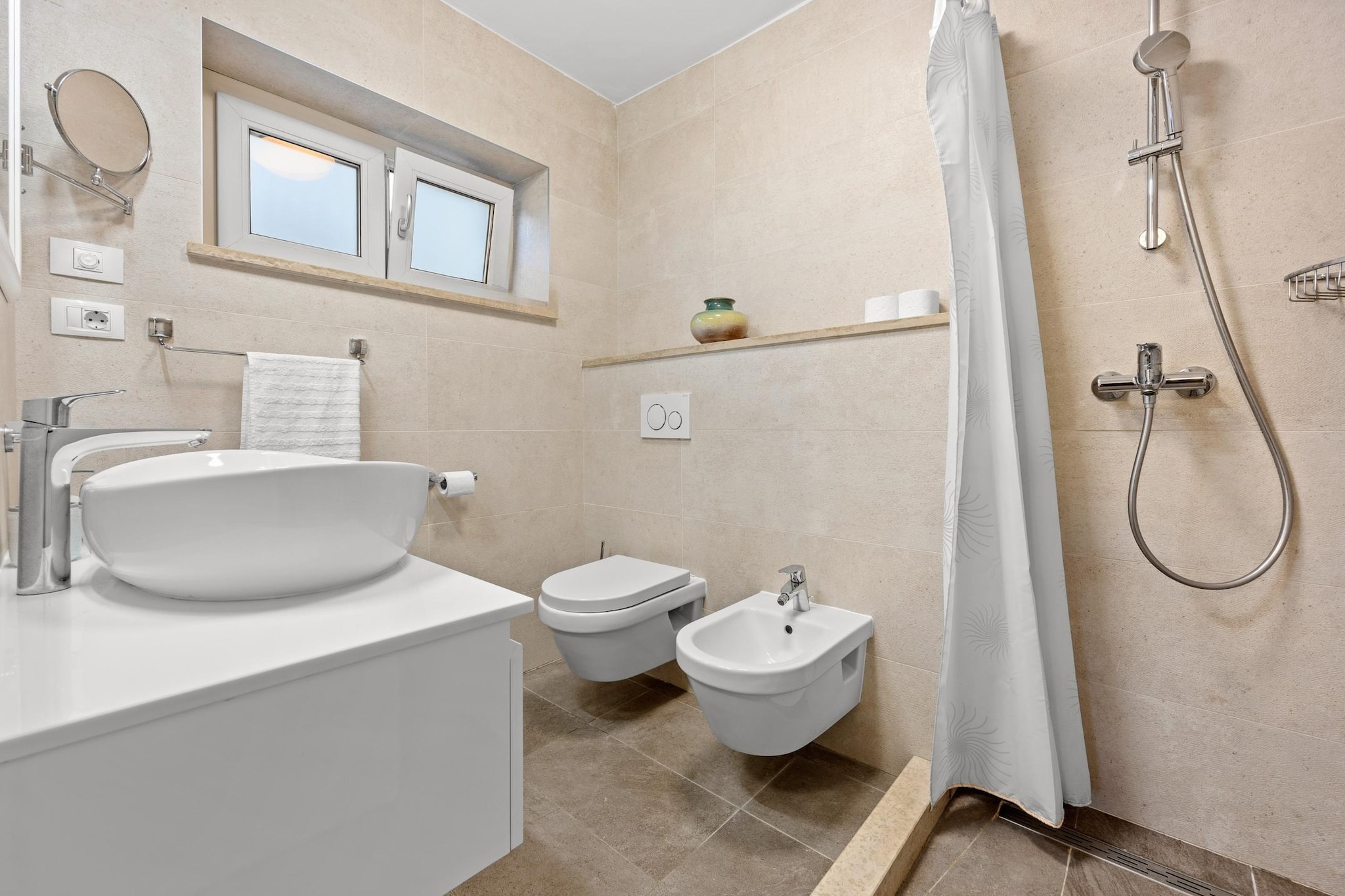 Villa Pineta two bedroom apartment - Salle de bain