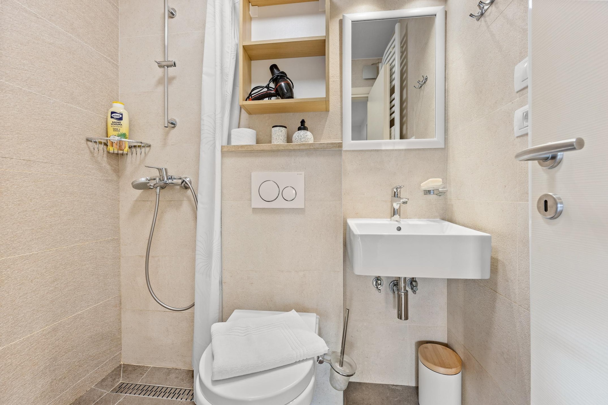 Villa Pineta two bedroom apartment - Salle de bain