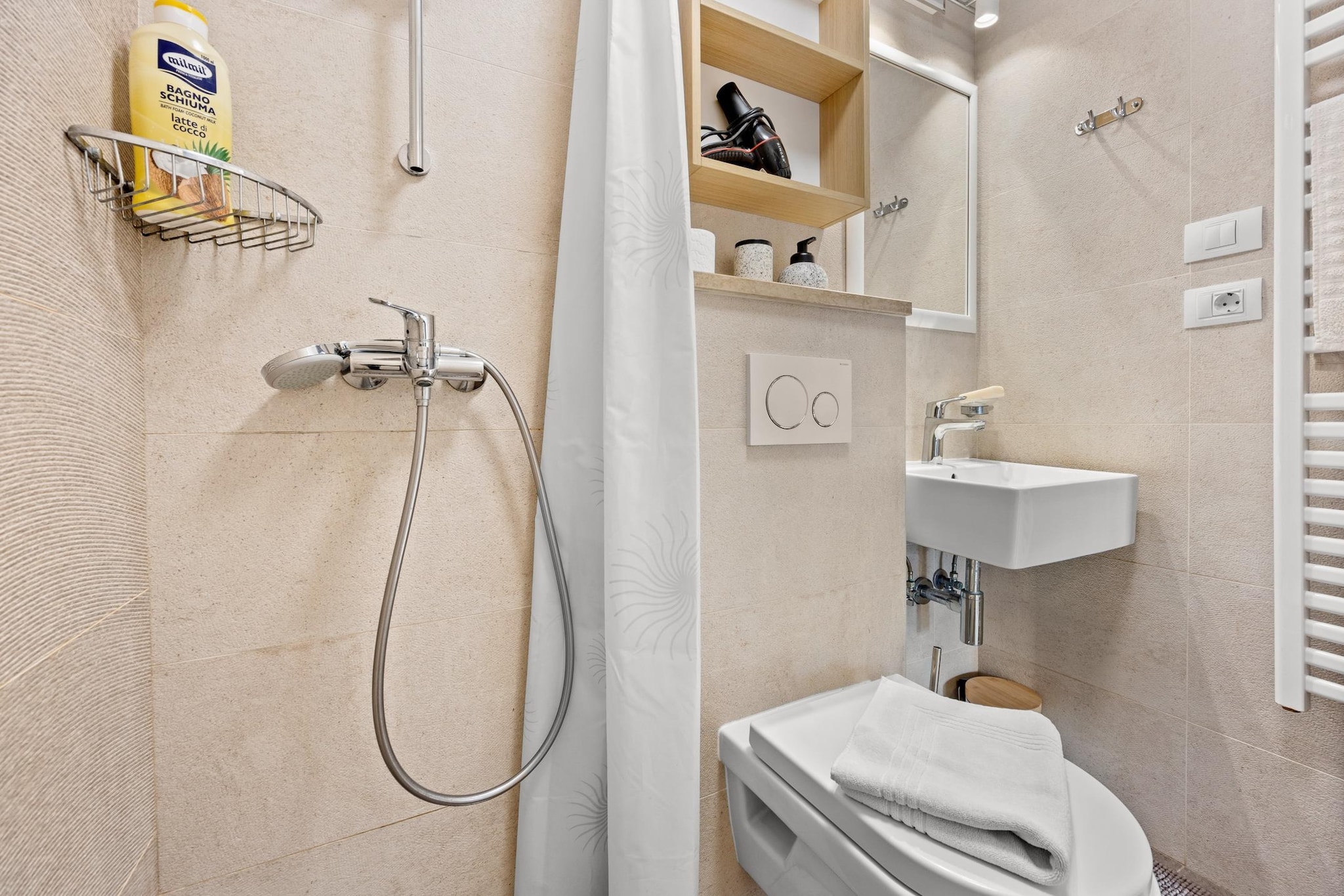 Villa Pineta two bedroom apartment - Salle de bain
