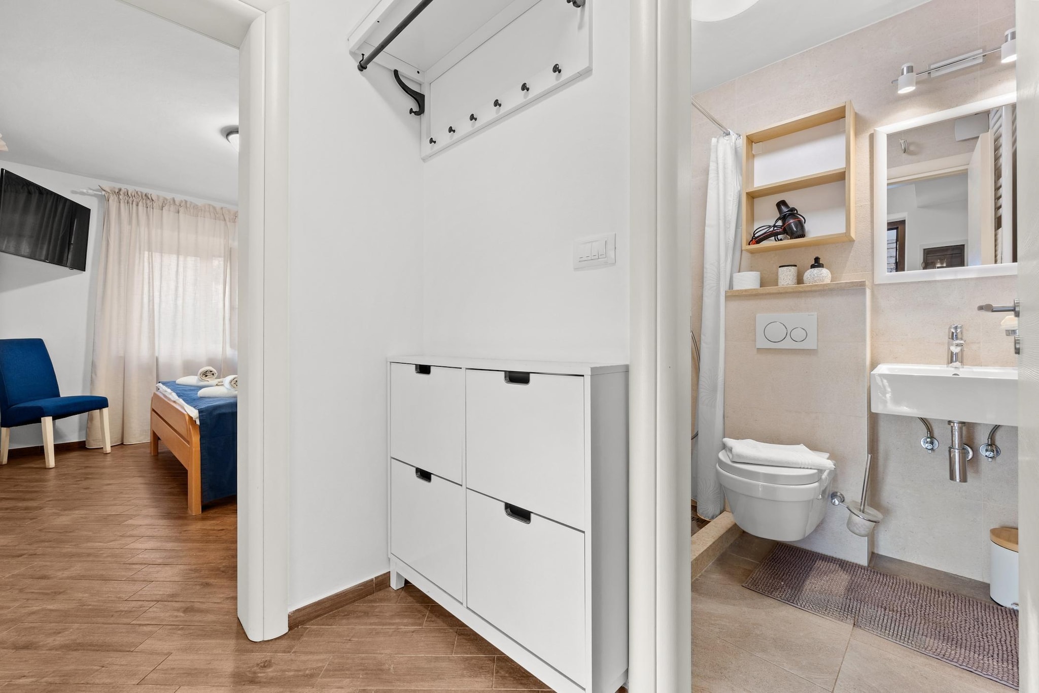 Villa Pineta two bedroom apartment - Palier