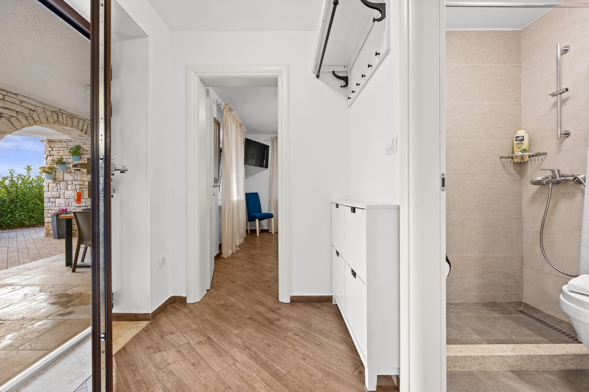 Villa Pineta two bedroom apartment - Palier
