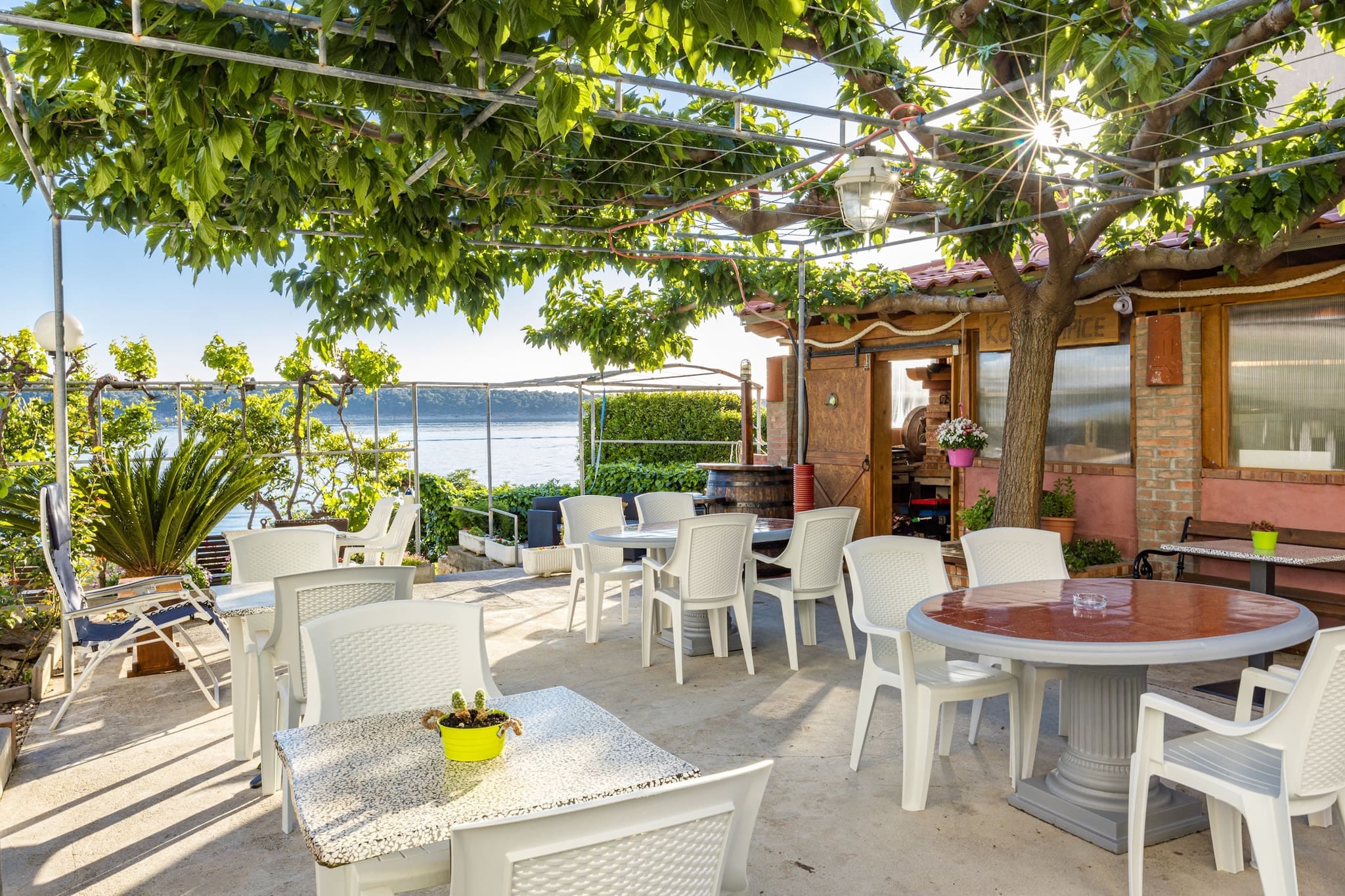 Apartments Jurica - Apt Petra with Sea View-Gardens summer