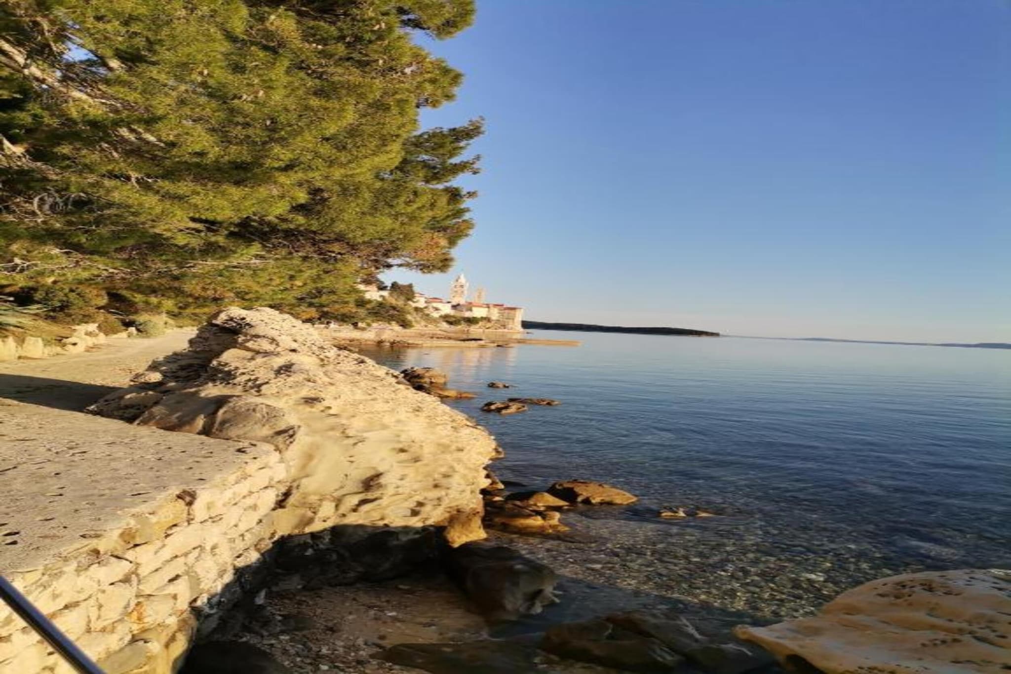 Max - Two Bedroom Apt with Balcony and Sea View-Gebieden zomer 5km