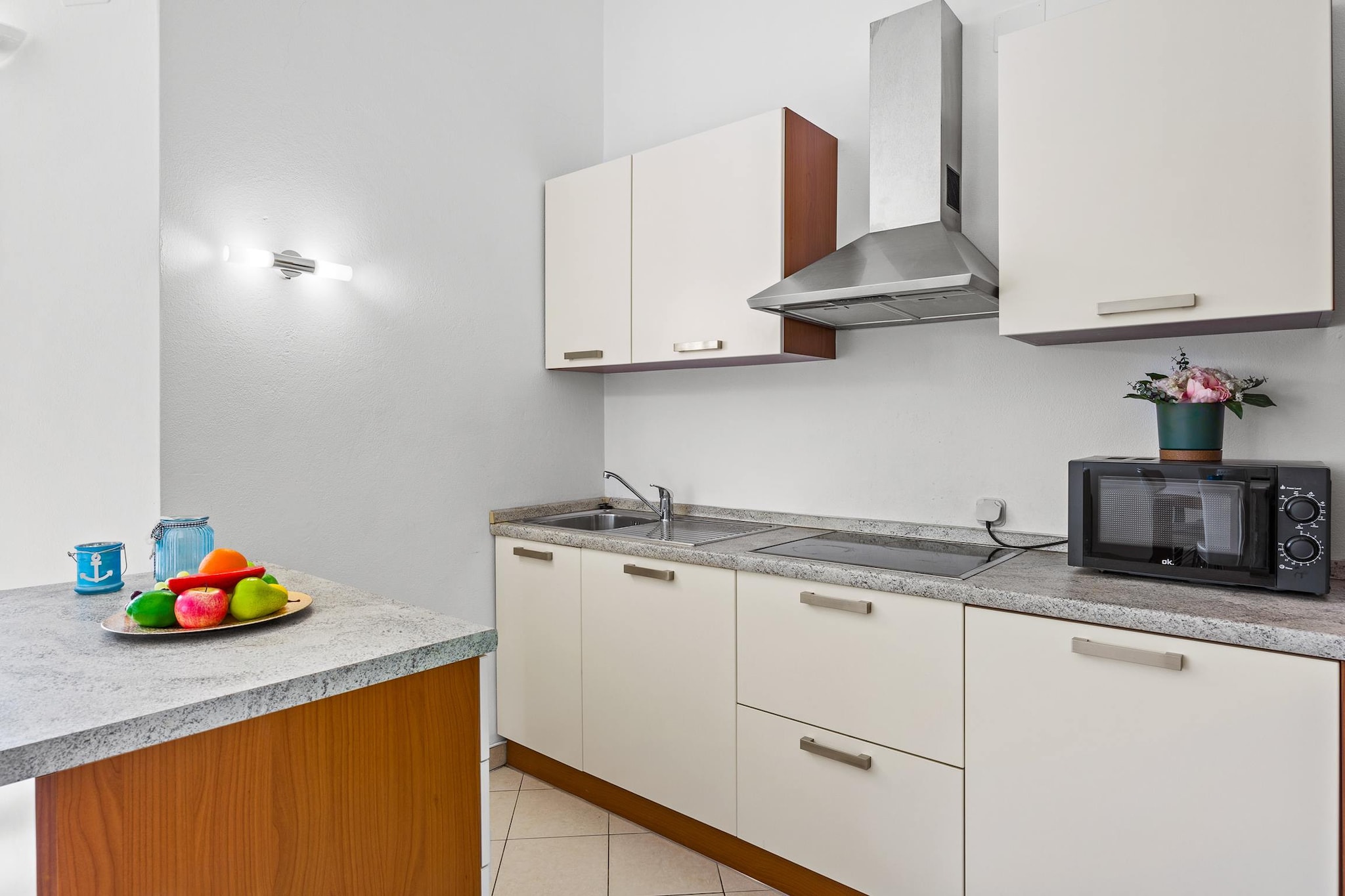 Family-friendly apartment with sea view