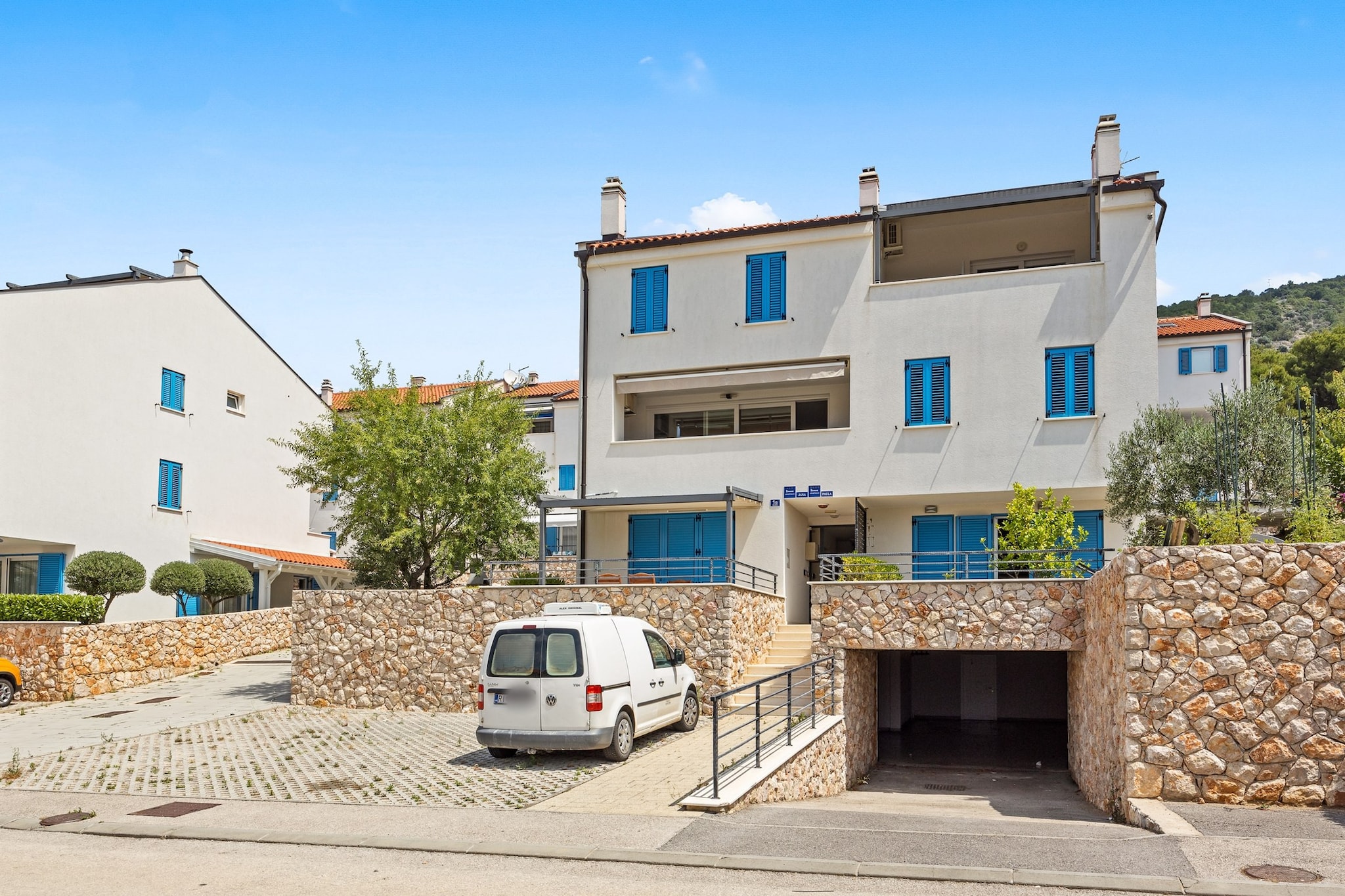 Sea view vacation apartment in Cres
