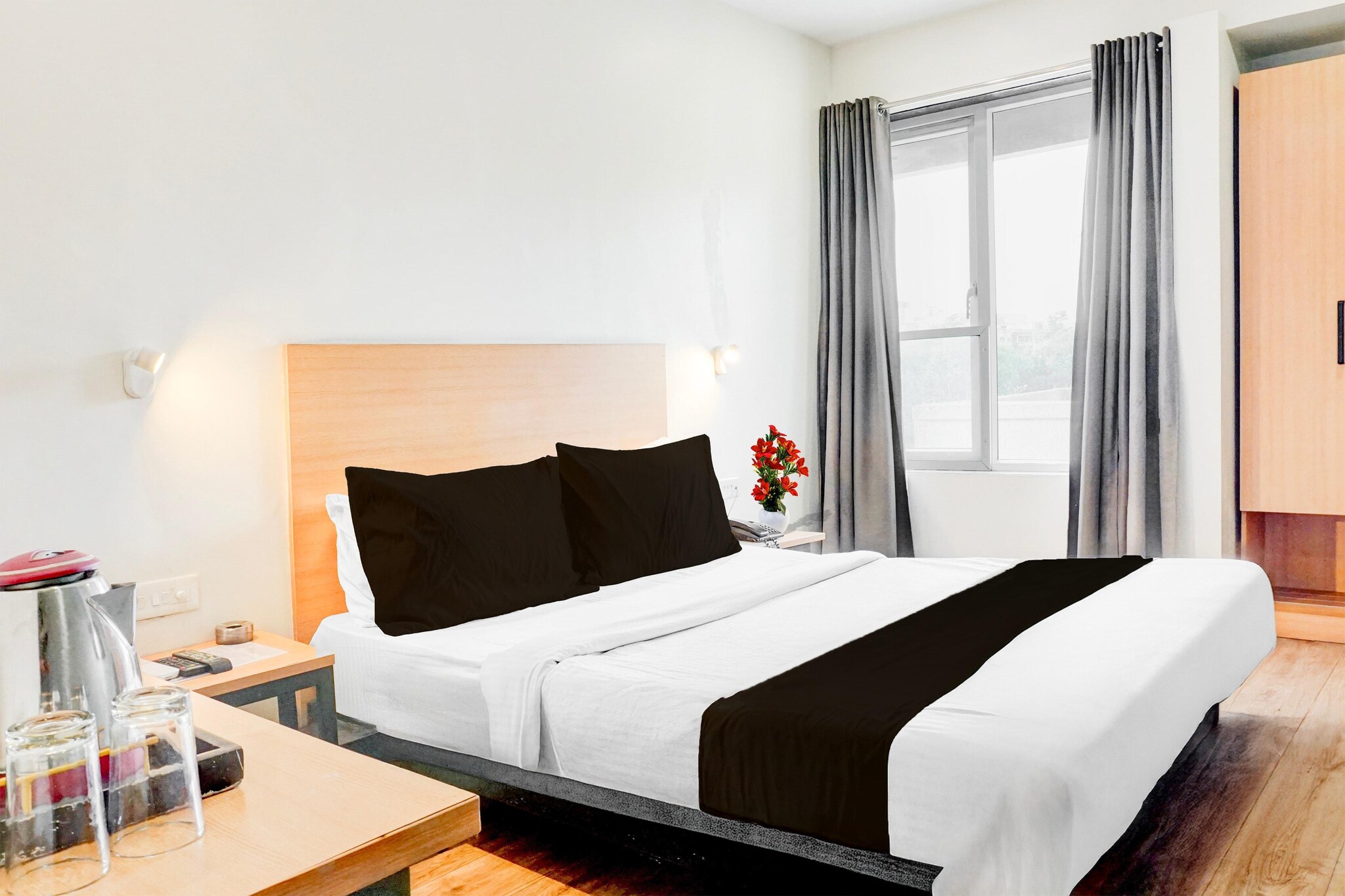 Super Townhouse MG Road Pune