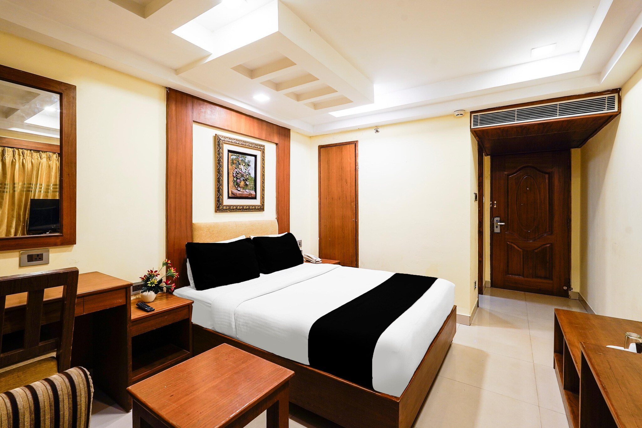 Luxury urban Stays Near Chennai Airport features air-conditioned accommodation in Chennai. This 3-star hotel offers a 24-hour front desk, room service and free WiFi. Attractions in the area include Chennai Trade Centre, 8 km away, or St. Thomas Mount, set 9 km from the property.
All guest rooms in the hotel are fitted with a TV. Every room comes with a private bathroom. The units will provide guests with a fridge.
A continental breakfast can be enjoyed at the property. The on-site restaurant specialises in Indian cuisine.
Anna University is 10 km from Luxury urban Stays Near Chennai Airport, while Pondy Bazaar is 14 km away. The nearest airport is Chennai International Airport 5 km from the accommodation.
Unmarried couples are warmly welcome at this property.
Guests with local ID proof are warmly welcome.
Early Check-In Policy: A full day’s room rate will be charged for check-ins before 6:00 AM. Complimentary early check-in is available between 6:00 AM and 10:00 AM, subject to room availability.
Check-in is only available to guests aged 18 and above. Please provide a government-issued ID to confirm your age.