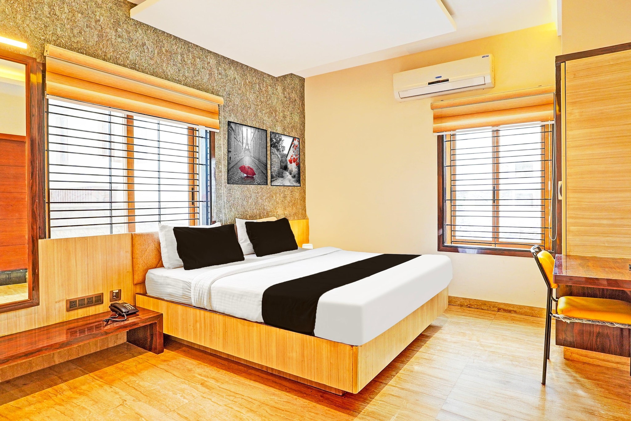 Cozy Deluxe Stays at Indiranagar Bangalore