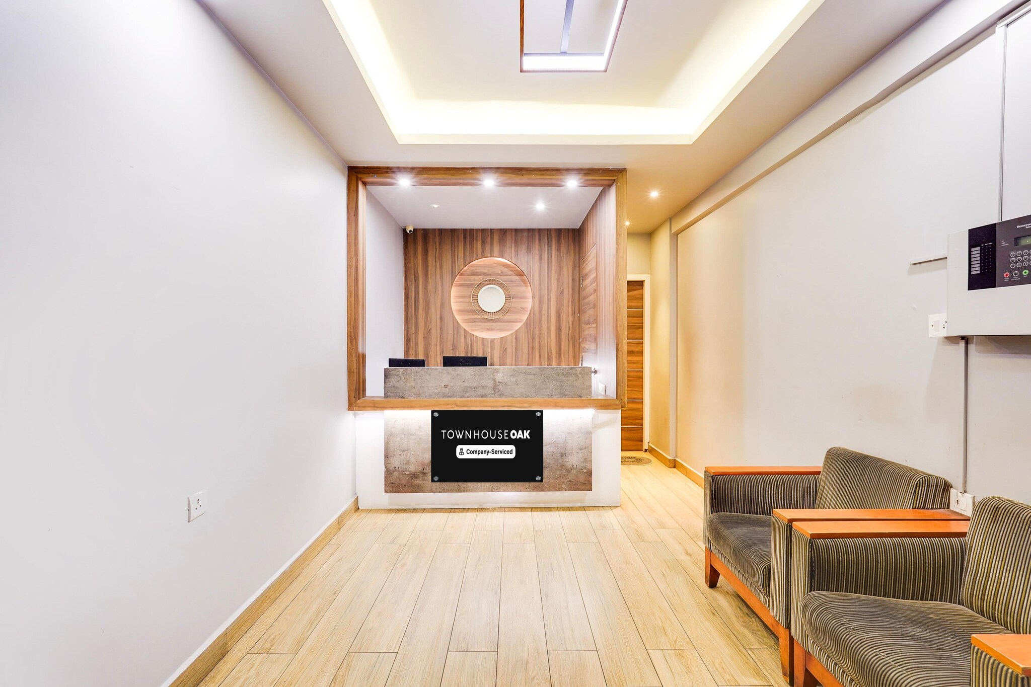 Ground floor: (bedroom(Reception, double bed, Towels incl., Laundry Package incl.), bathroom, seating area, video, bathtub or shower, shower, toilet, air conditioning, lift, Laundry Package for a fee, telephone, shampoo, body soap)