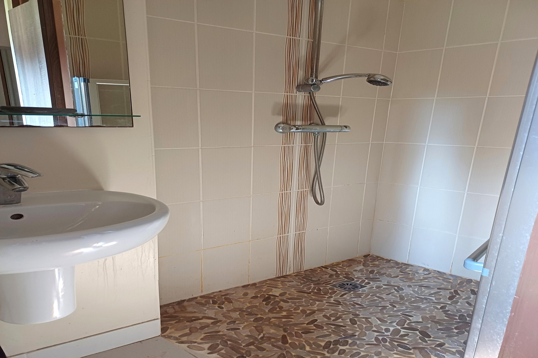 Maison de vacances avec jardin Surzur-Badkamer