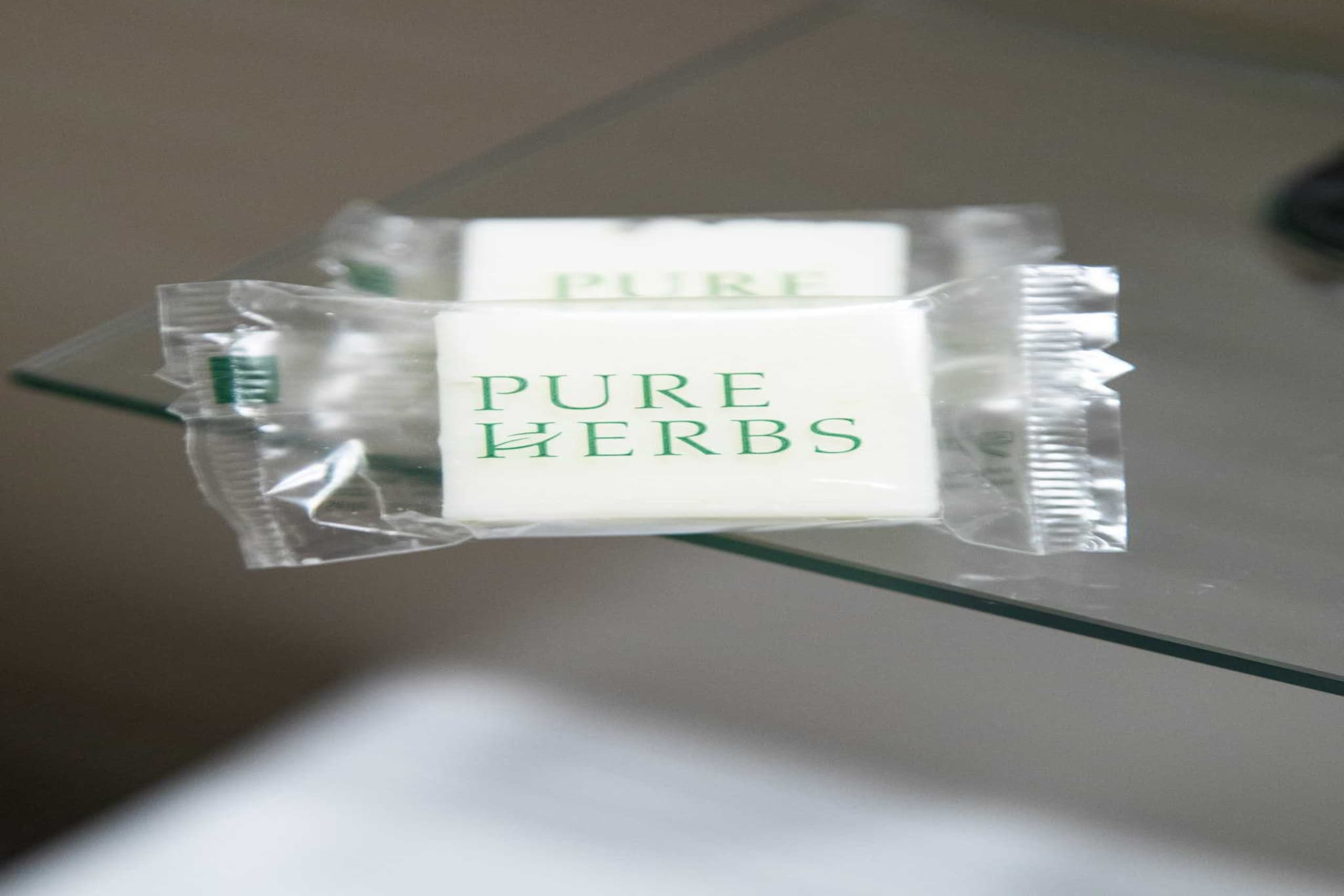 On the 4th floor: (Living room(double sofa bed, TV(flatscreen)), Kitchen(dining table, hob, electric kettle, coffee machine, microwave, fridge, electric hot plates, dishes and cutlery, Cooking basics, Wine glasses), bedroom(single bed, single bed, iron, Towels incl., Sheets incl.), bathroom(shower, toilet, hairdryer, shampoo, body soap, hot water))