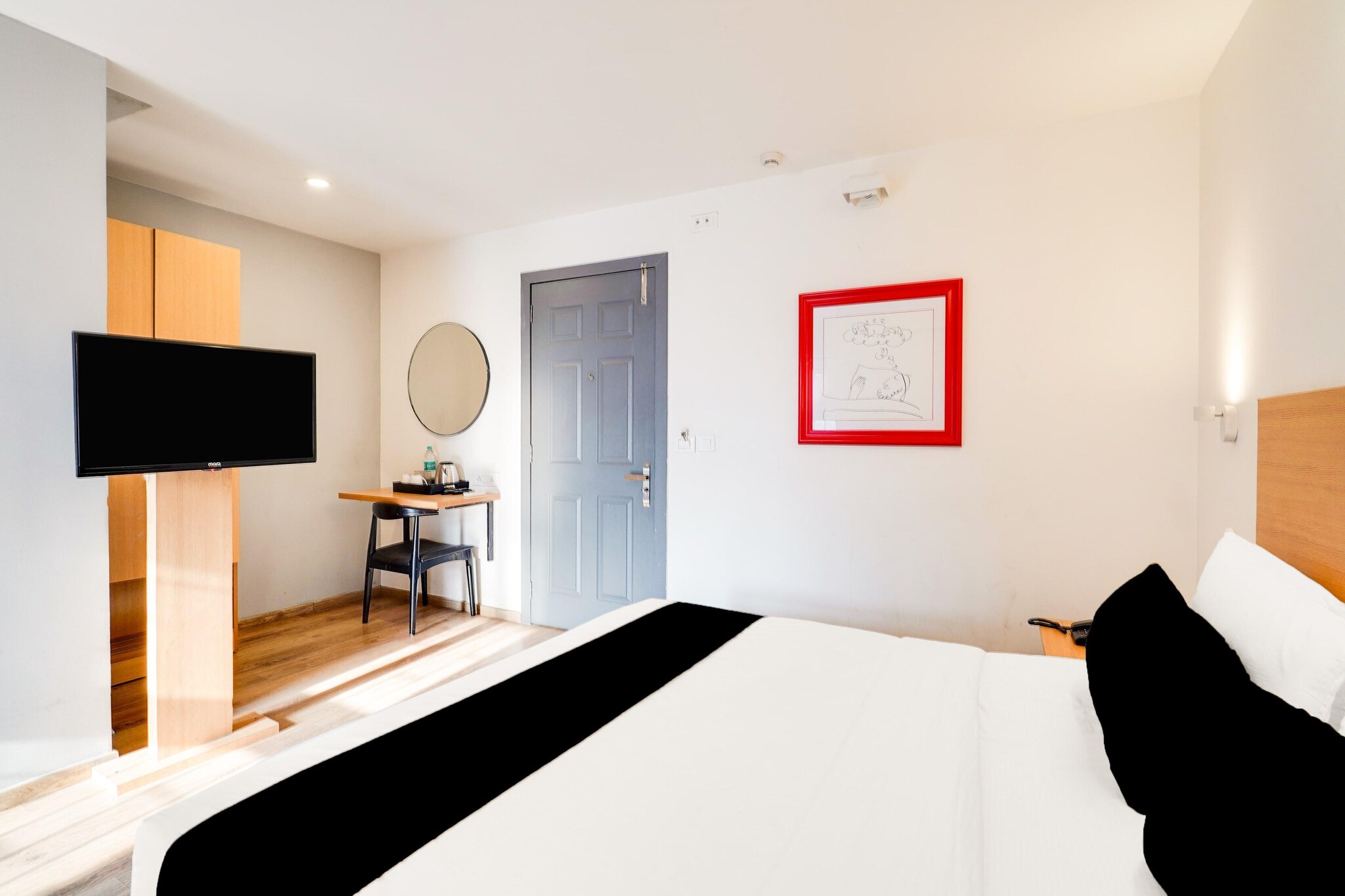 Modern Spacious Room Near Madiwala Lake BTM Layout