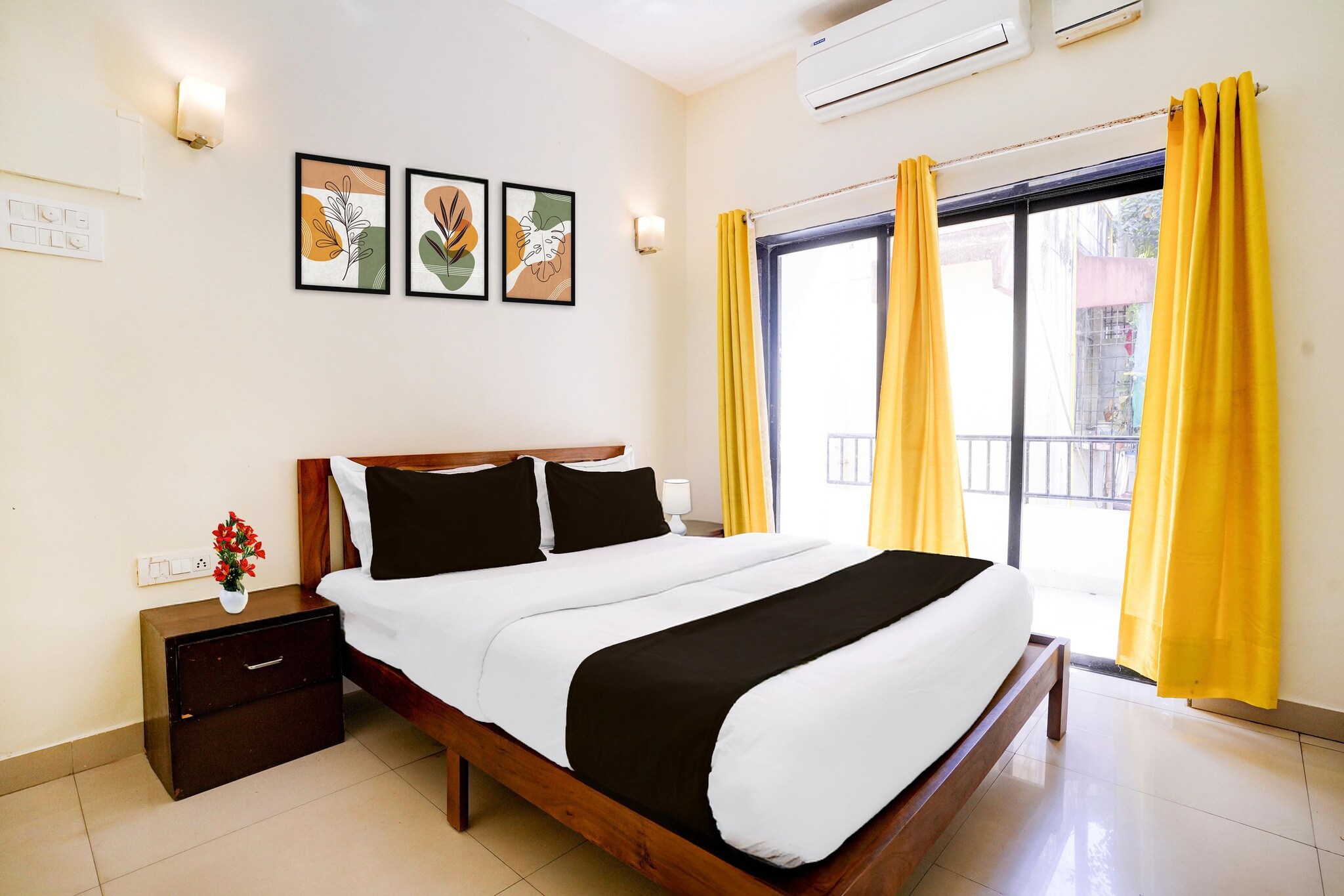 Located within 400 metres of Miramar Beach and 700 metres of Caranzalem Beach, Elegant Beach side Stays near Miramar Beach provides rooms with air conditioning and a private bathroom in North goa. Among the facilities at this property are room service and a 24-hour front desk, along with free WiFi throughout the property. The hotel features family rooms.
Guest rooms at the hotel are equipped with a seating area, a flat-screen TV with satellite channels and a private bathroom with free toiletries and a bath or shower. All units include a desk.
Basilica Of Bom Jesus is 16 km from Elegant Beach side Stays near Miramar Beach, while Church of Saint Cajetan is 16 km away. Dabolim Airport is 28 km from the property.
Unmarried couples are warmly welcome at this property.
Guests with local ID proof are warmly welcome.
Apologies, but we are currently unable to host foreign nationals at this property.
Early Check-In Policy: A full day’s room rate will be charged for check-ins before 6:00 AM. Complimentary early check-in is available between 6:00 AM and 10:00 AM, subject to room availability.
Check-in is only available to guests aged 18 and above. Please provide a government-issued ID to confirm your age.