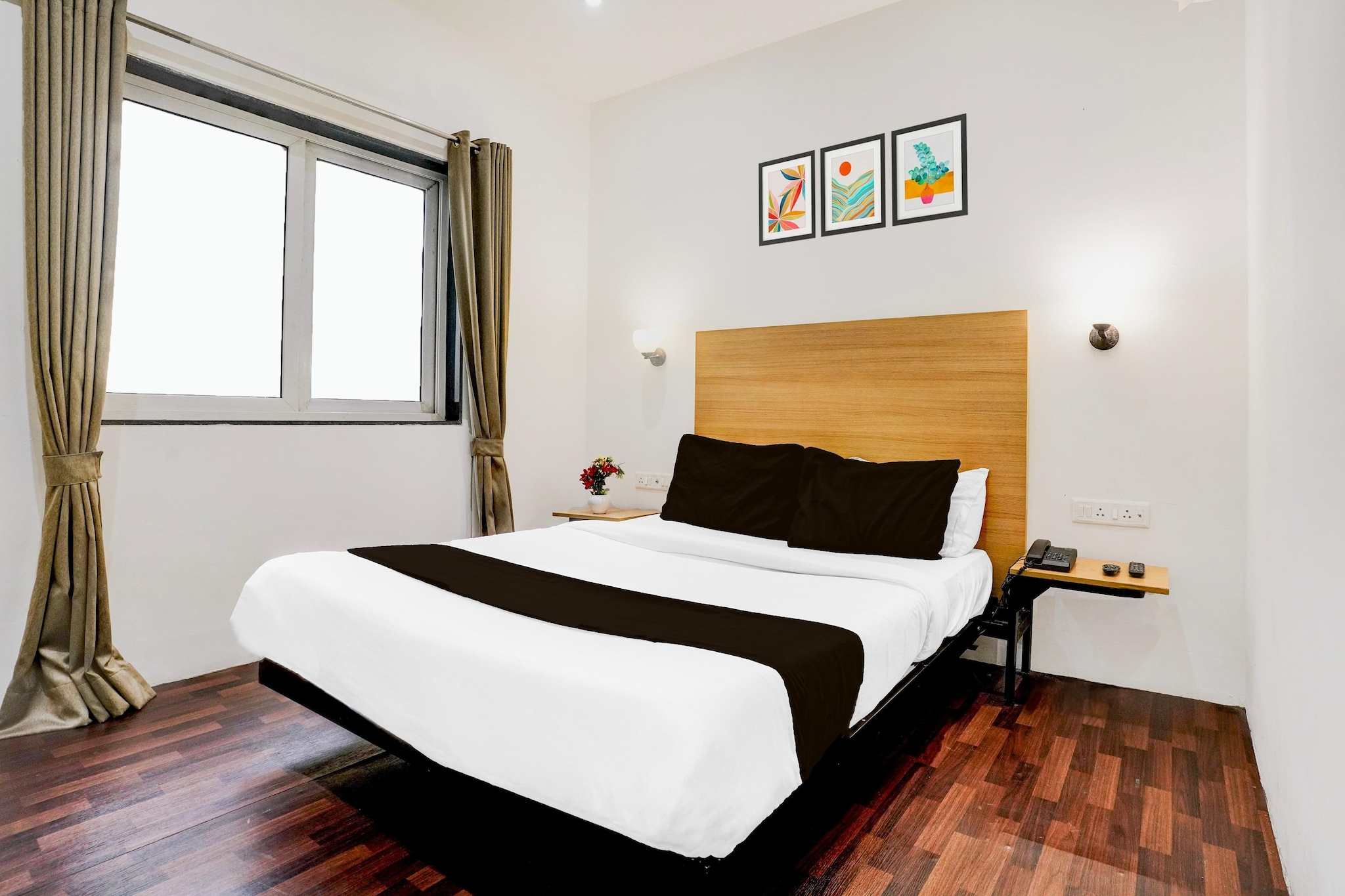 Ground floor: (bedroom(double bed, TV, seating area, dishwasher, bathtub or shower, shower, washbasin, toilet, air conditioning, lift, Towels for a fee, telephone, shampoo, body soap, hot water, Floor mattress), bathroom)