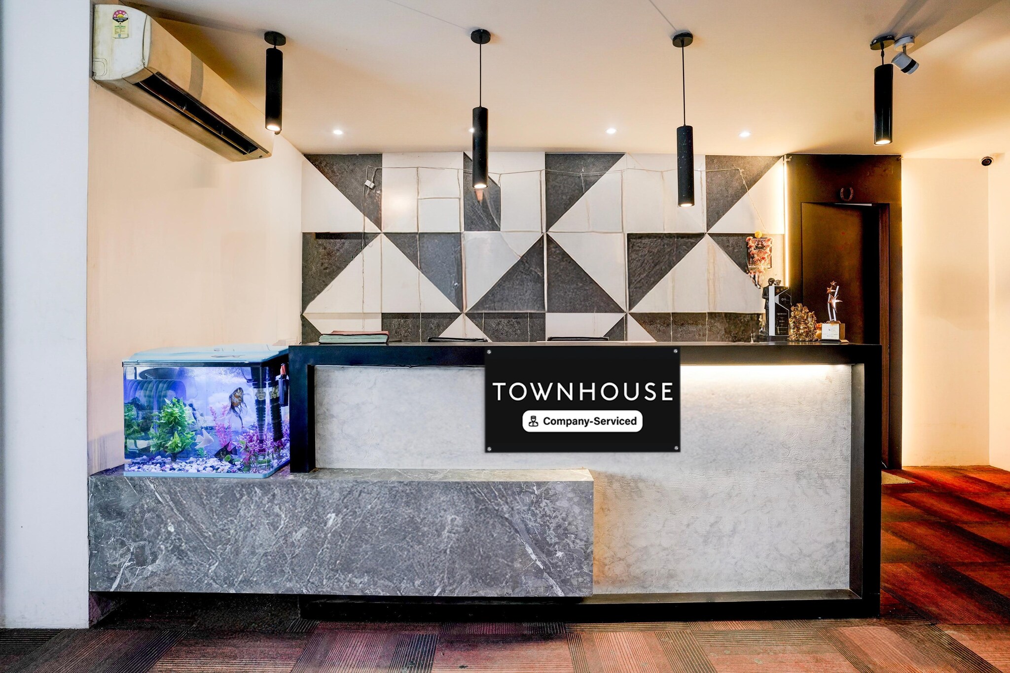 Cosy Stays at Galleria Mall Palm Beach Road