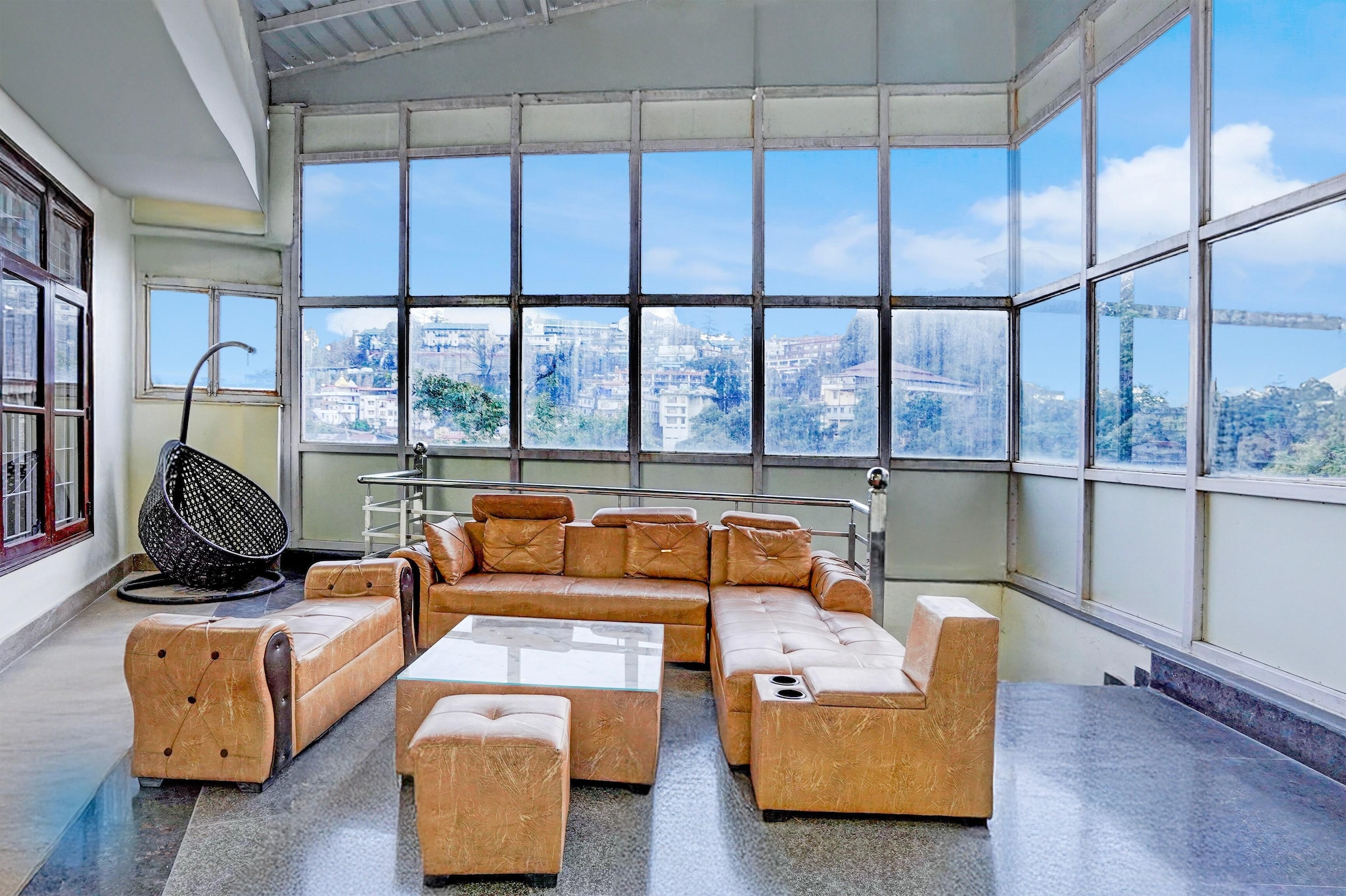 Ground floor: (bedroom(double bed, TV, seating area, electric kettle, bathtub or shower, shower, washbasin, toilet, air conditioning, lift, hairdryer, Towels incl., telephone, shampoo, body soap, hot water), bathroom)