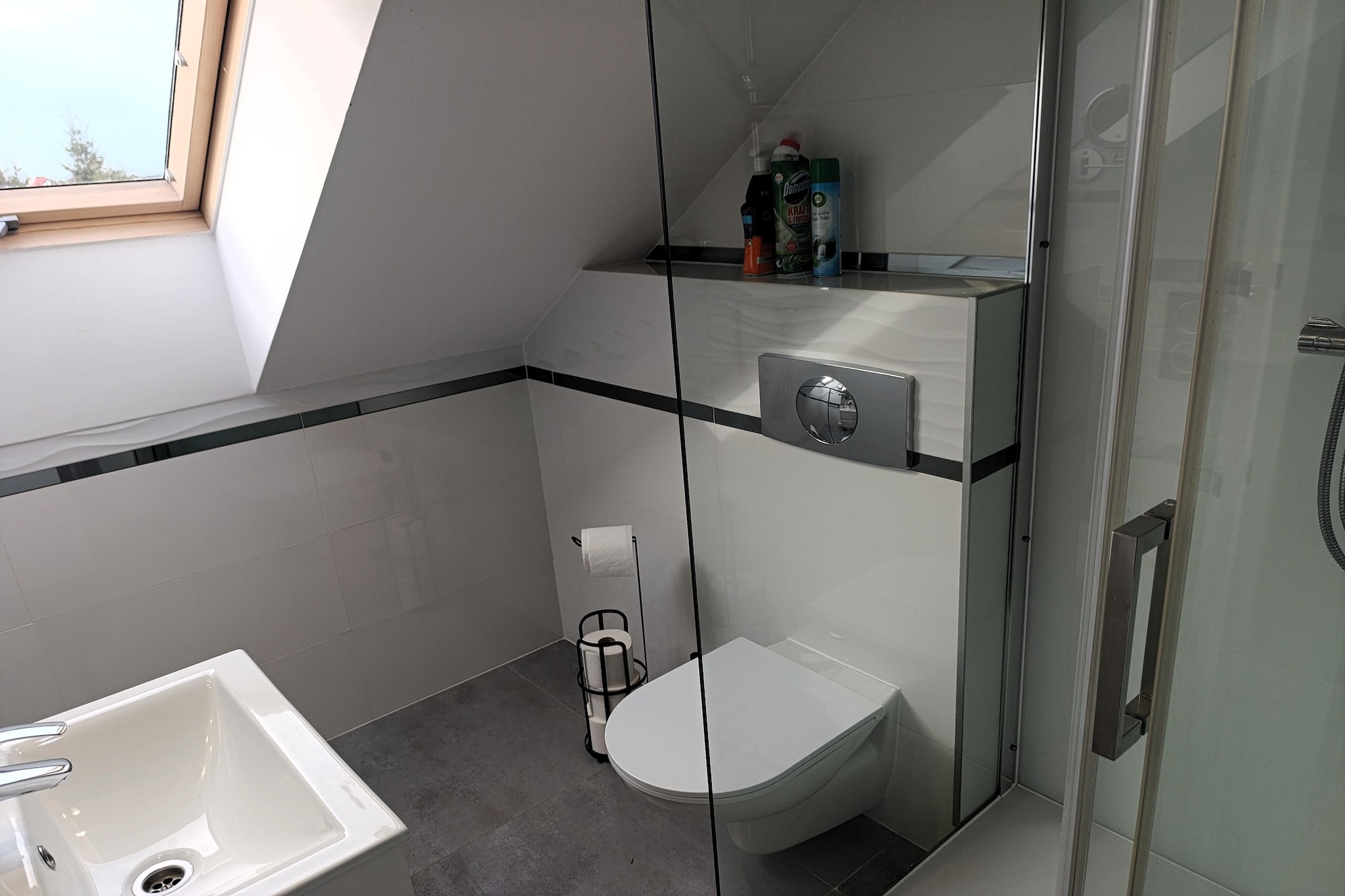 Komfortowy apartament dla 9 osób Międzywodzie II piętro - Badkamer