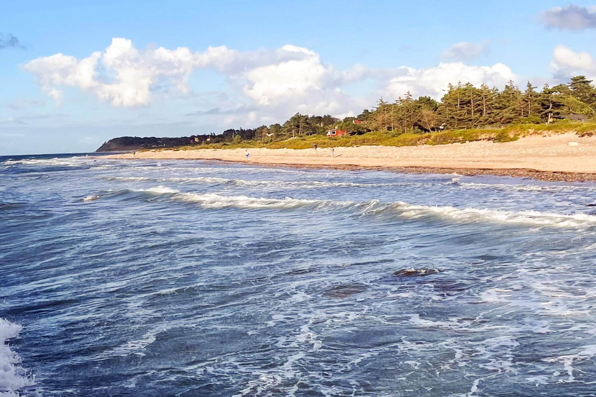 Internet Access DSL, Living room, Sitting room(2x single folding bed), Kitchen(cooker(electric), coffee machine, microwave, dishwasher, fridge-freezer), bedroom(double bed), bedroom(3x single bed), bedroom(double bed), bathroom(washbasin, shower, toilet), bathroom(washbasin, shower, toilet), bath tub(outside, heated, 4 persons), heating(electric), terrace, garden furniture, deckchairs, air to air heatpump