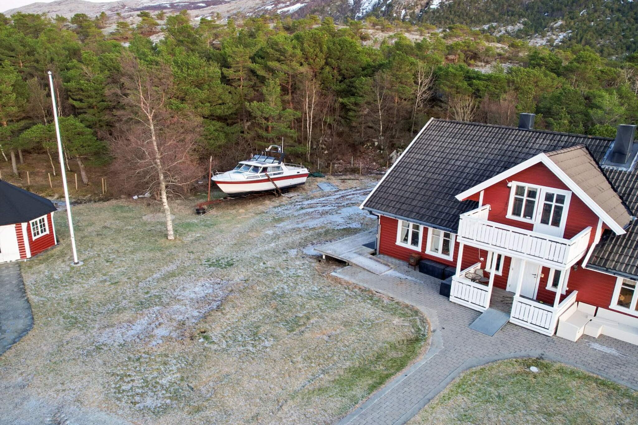 12 person holiday home in Vevelstad