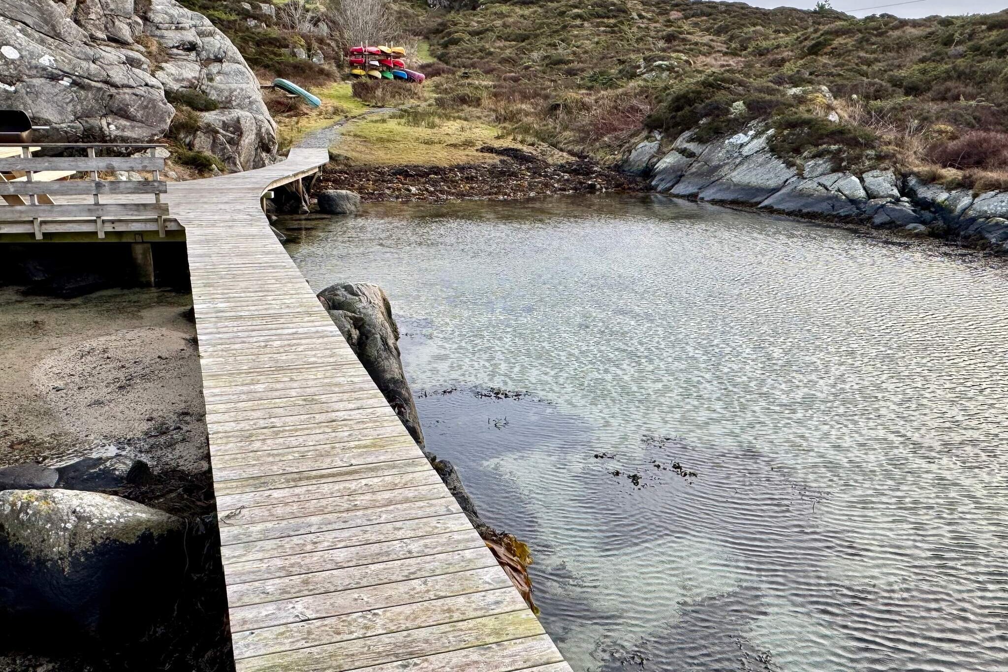 Internet Access DSL, open kitchen(cooker(electric), hood, coffee machine(filter), waffle iron, microwave, dishwasher, fridge, freezer(140-199L), tumble dryer, washing machine, high chair), Living/bed room(40 m2)(TV), bedroom(double bed, cot), bedroom(double bed), bedroom(2x bunk bed), bedroom(double folding bed), bedroom(double folding bed), bedroom(double folding bed), bathroom(floor heating)(washbasin, shower, toilet), bathroom(floor heating)(bath tub, bathtub or shower, washbasin, toilet), sauna(indoor, 5 persons), heating(electric), terrace(50 m2), terrace(roofed, 8 m2), garden, garden furniture, BBQ, parking, air to air heatpump