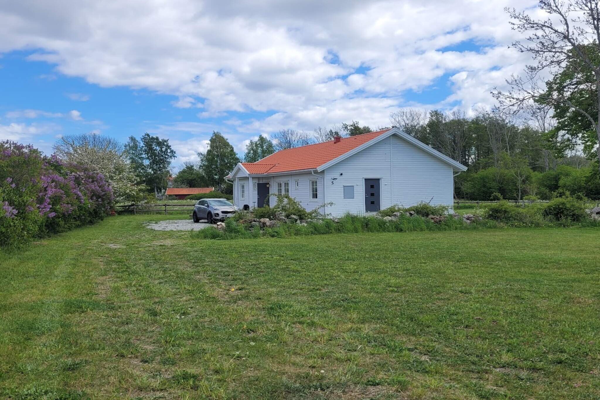 Internet Access DSL, Kitchen(cooker(electric), coffee machine, microwave, dishwasher, fridge-freezer), Living/bed room(TV(swedish TV channels)), Living/bed room, bedroom(double bed), bedroom(double bed), bedroom(2x bunk bed), bedroom(double folding bed), bathroom(washbasin, shower, toilet), bathroom(washbasin, shower, toilet), tumble dryer, washing machine, heating(central), garden, garden furniture, parking, air to air heatpump