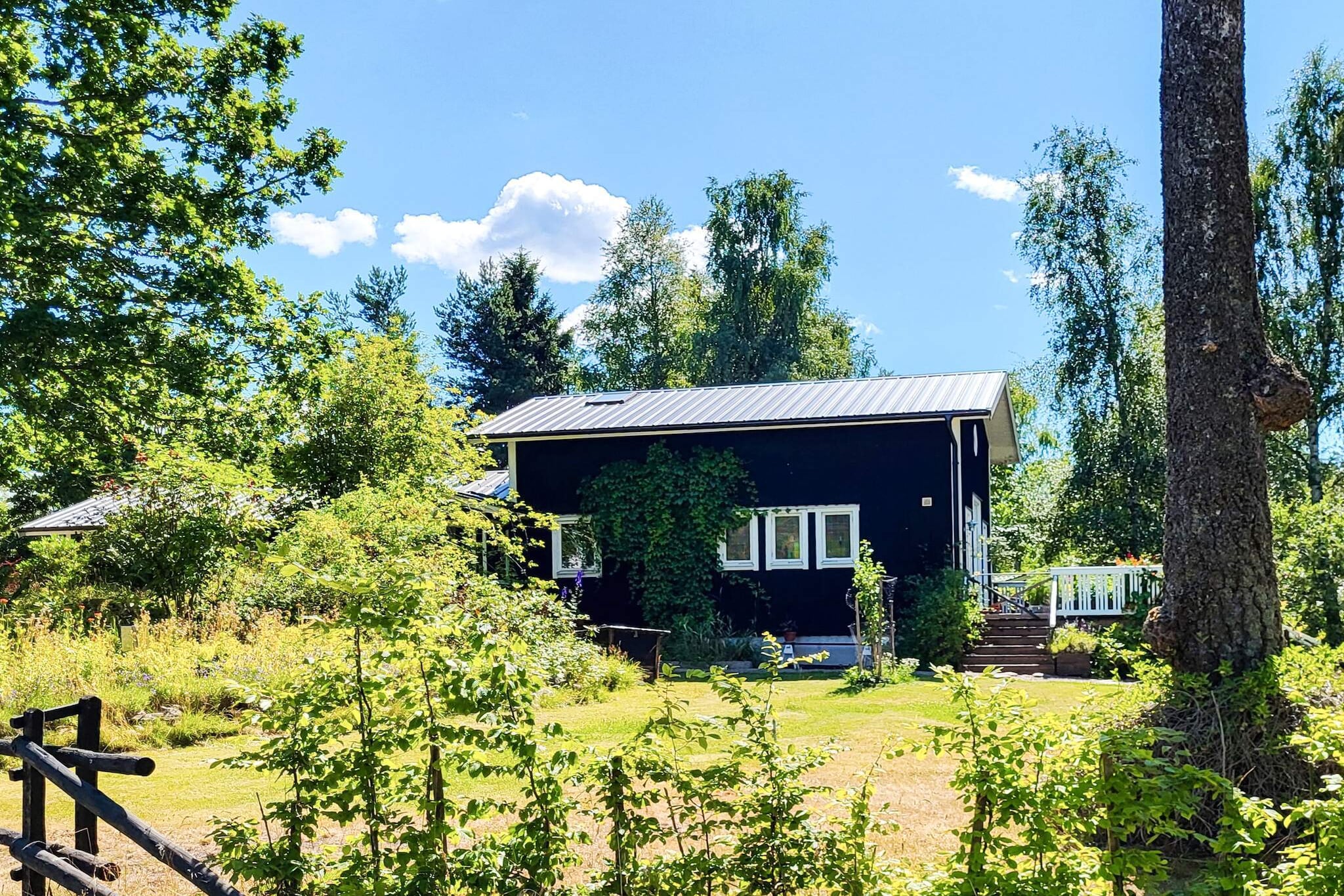 Seaside Cottage with Patio and Grill