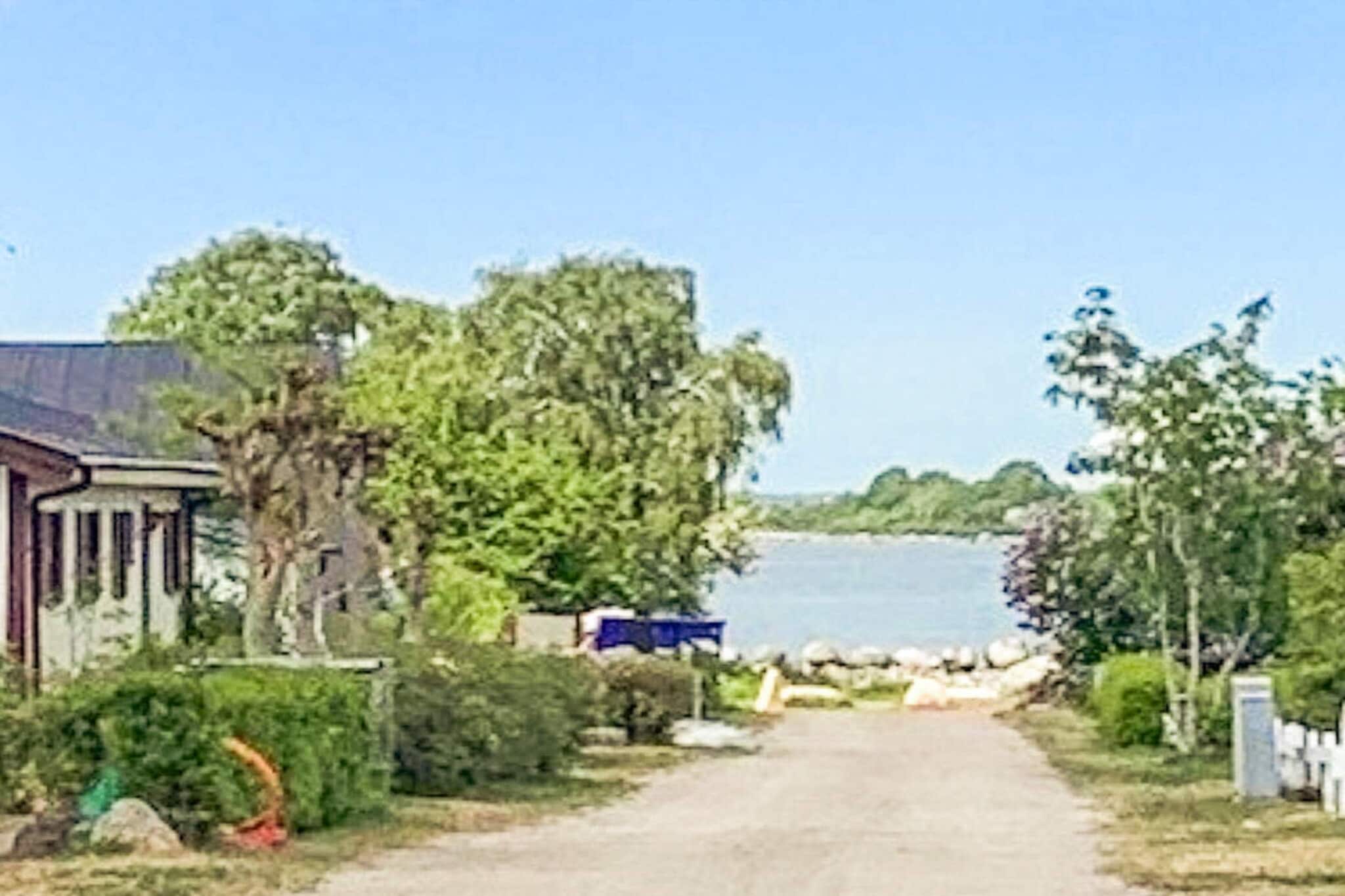 Internet Access DSL, Kitchen(cooker(electric), coffee machine, microwave, dishwasher, fridge-freezer, high chair), Living/bed room(TV, chromecast), bedroom(double bed, cot), bedroom(4x bunk bed, TV, chromecast), bathroom(washbasin, shower, toilet, washing machine), balcony, heating(electric), terrace, garden, garden furniture, parking, deckchairs, air to water heatpump