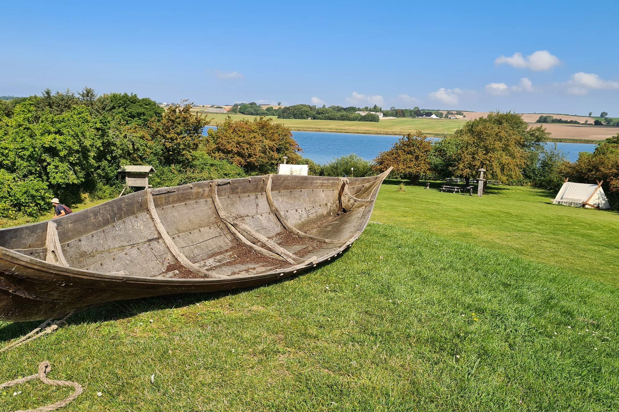 A refundable deposit might be charged closer to your check-in date. This deposit covers utilities consumed during your stay and any additional services that may be taken. The final amount will be adjusted based on actual meter readings, actual usage of extra services, and any remaining balance will be refunded within 21 days after checkout.