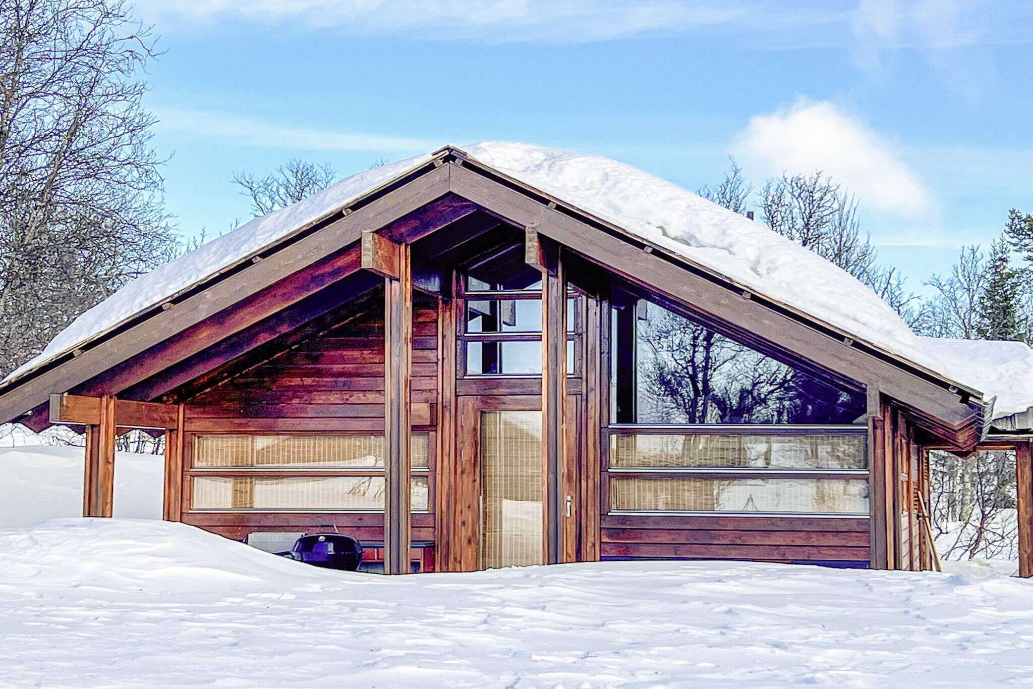 Living room(2x single folding bed), open kitchen(cooker(electric), hood, coffee machine(filter), waffle iron, dishwasher), Living/bed room(30 m2)(radio), bedroom(double bed), bedroom(2x bunk bed), bedroom(2x bunk bed), bathroom, sauna(indoor, 4 persons), heating(electric), terrace(18 m2), garden furniture, BBQ, parking