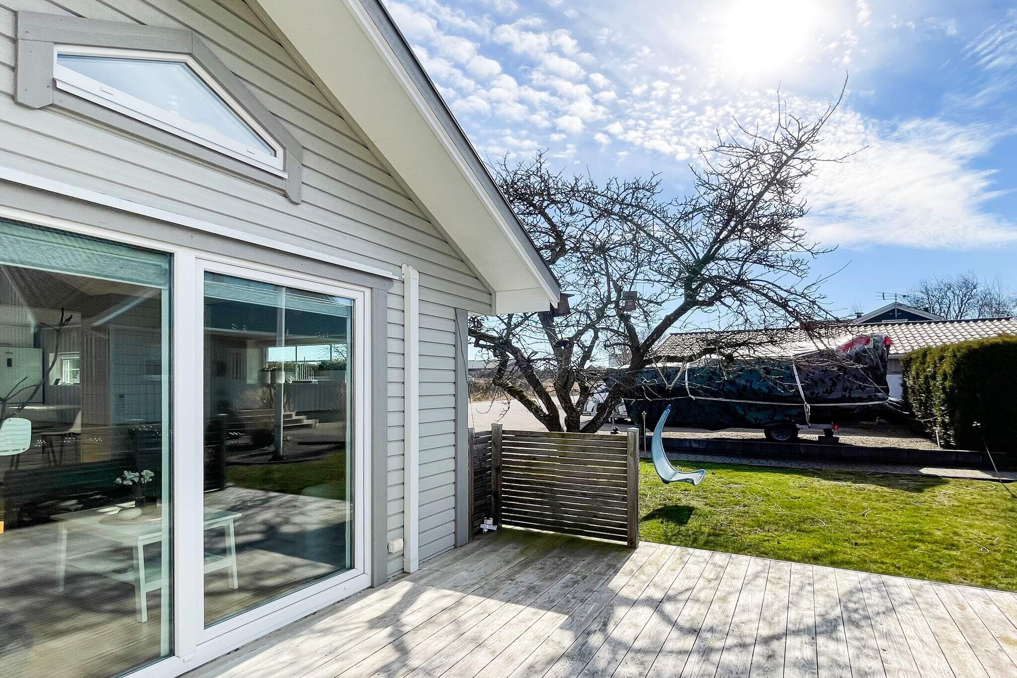 Internet Access DSL, Living room(double folding bed, TV, chromecast), Living room(double bed), Kitchen(cooker(electric), coffee machine, microwave, fridge-freezer), bathroom(washbasin, shower, toilet, washing machine), heating(electric), garden furniture, parking, water to water heatpump