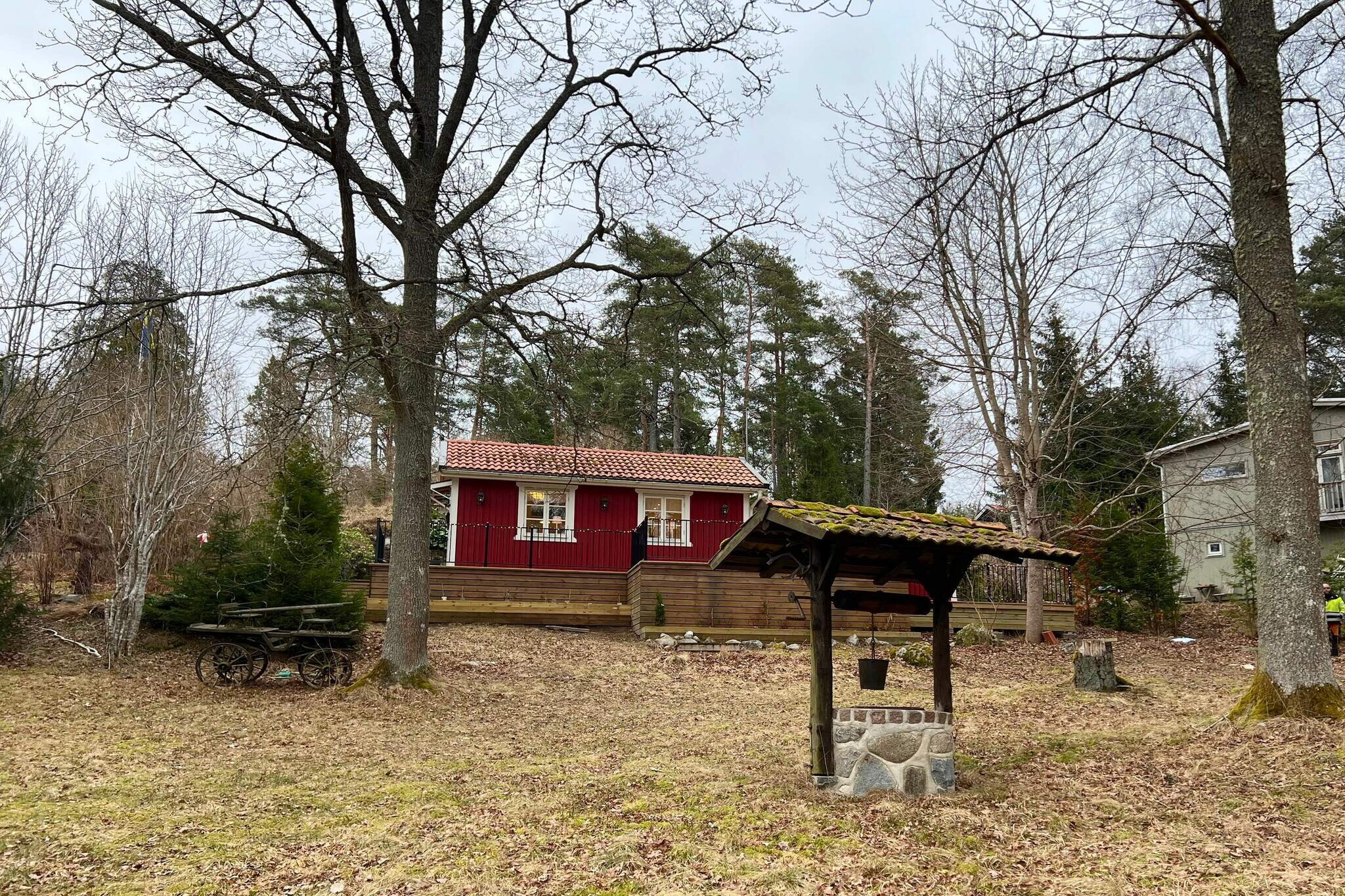 Welcome to FÃ¤rentuna on EkerÃ¶ and a nice little well-furnished house! The house has a living room with a dining table for four, a sofa, air heat pump and a TV. Next to it is a nice little kitchen with everything except a dishwasher. The bathroom has a massage shower, toilet and sink. In the sleeping loft, which does not have standing height, is reached via a ladder that is hoisted down, there is a double bed and an empty area where you can put your bags to put them away. As the stairs are steep, it is not suitable for small children or the elderly to sleep there. Outside the house there is a large, nice terrace with outdoor furniture and a barbecue for pleasant summer evenings. The house is located high and has a glimpse of the sea. You share the plot with the owners, but the house is secluded with trees and bushes that separate the houses well. You have your own parking space on the large plot. Just a five-minute walk from the house is the swimming area with a swimming raft, sandy beach and barbecue area. There is a bus stop 1200m from the house if you want to leave the car at home. EkerÃ¶ center has a grocery store, a system company, a pharmacy and a few other shops. There is also driveway parking, leave your car there and take the shuttle boat into central Stockholm, a nice boat trip. There are also buses to Brommaplan and the subway. EkerÃ¶ consists of several islands and there is much to experience on the different islands. You have two bicycles, one for men and one for women. There are plenty of castles to visit, including Drottningholm Palace where our royal couple live. There is a beautiful park to walk in. You can take the boat to Birka and see the excavations from the Viking Age.