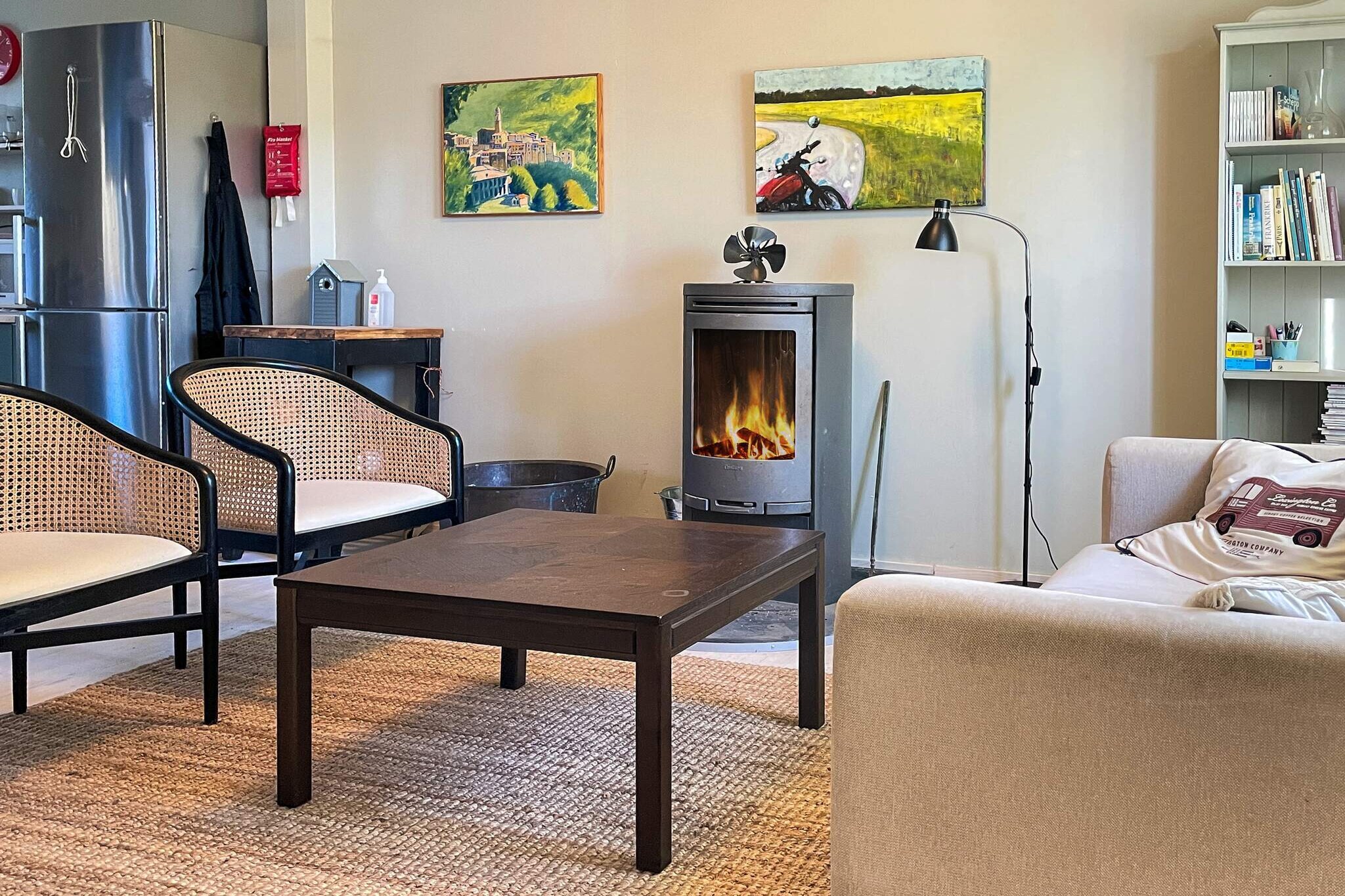 Kitchen(stove(induction), coffee machine, oven, microwave, dishwasher, fridge-freezer, high chair), Living/bed room(TV(swedish TV channels), CD player), bedroom(double bed), bedroom(2x single bed), bathroom(washbasin, shower, toilet, washing machine), heating(electric), garden, garden furniture, parking, air to air heatpump