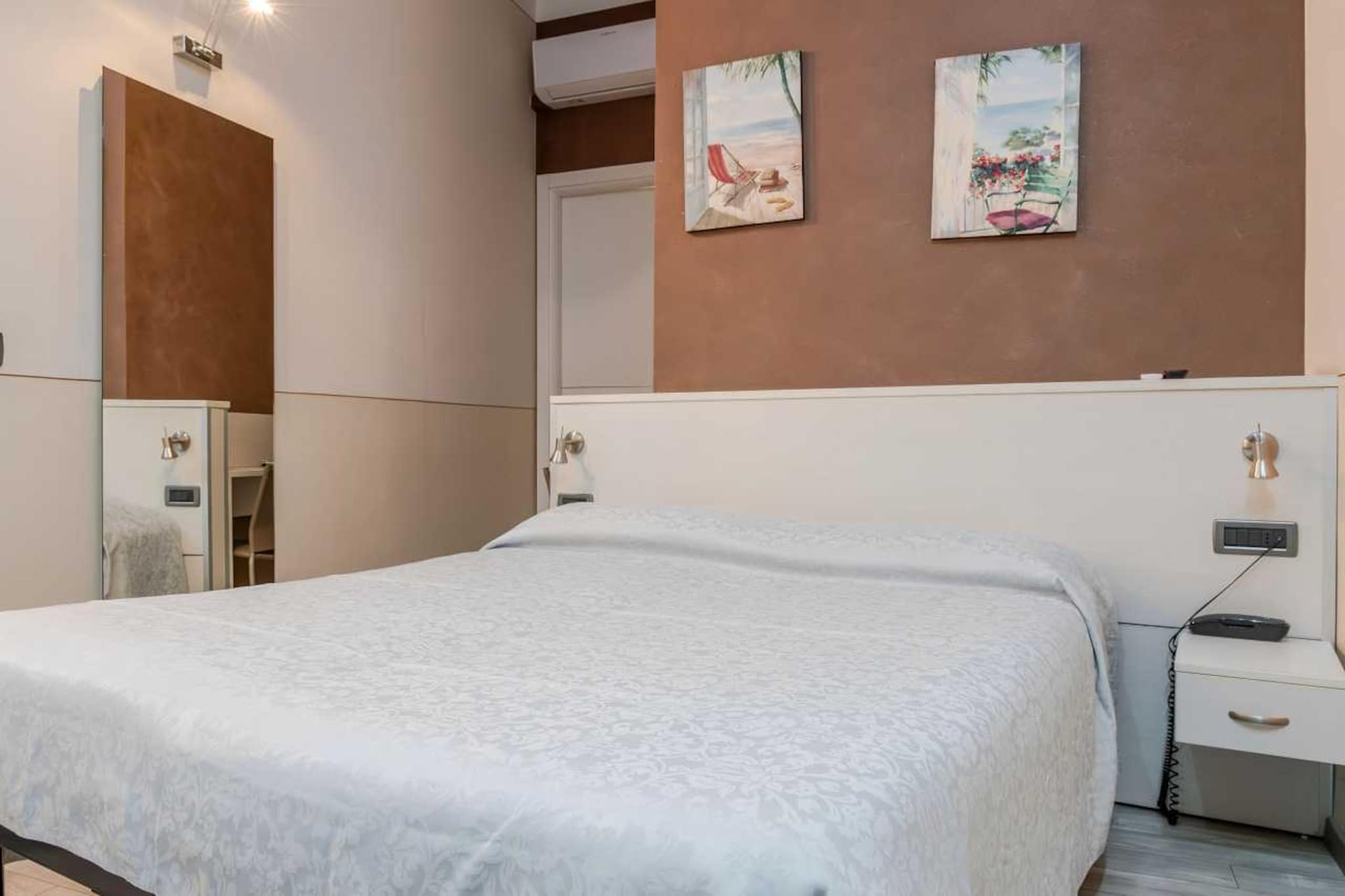 â­ Welcome to our 3-star hotel, ideally located in Ventimiglia, in the heart of the splendid Liguria region. Nestled between the Mediterranean Sea and the mountains, just a stone's throw from the cultural treasures of the CÃ´te d'Azur, our hotel, located at Via Sottoconvento, 15, 18039 Ventimiglia IM, offers you an authentic Italian experience in a quiet and picturesque setting.â­