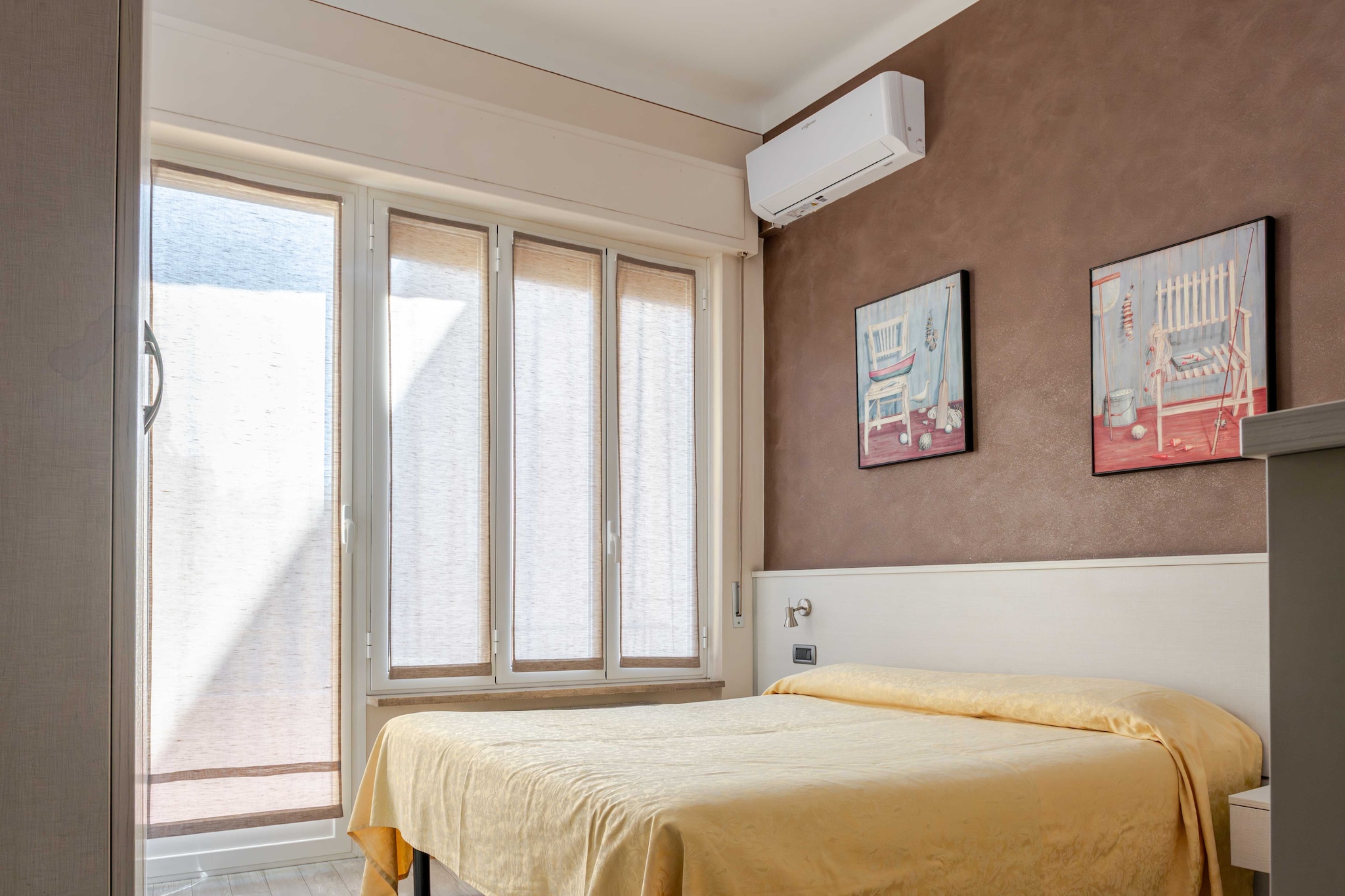 â­ Welcome to our 3-star hotel, ideally located in Ventimiglia, in the heart of the splendid Liguria region. Nestled between the Mediterranean Sea and the mountains, just a stone's throw from the cultural treasures of the CÃ´te d'Azur, our hotel, located at Via Sottoconvento, 15, 18039 Ventimiglia IM, offers you an authentic Italian experience in a quiet and picturesque setting.â­