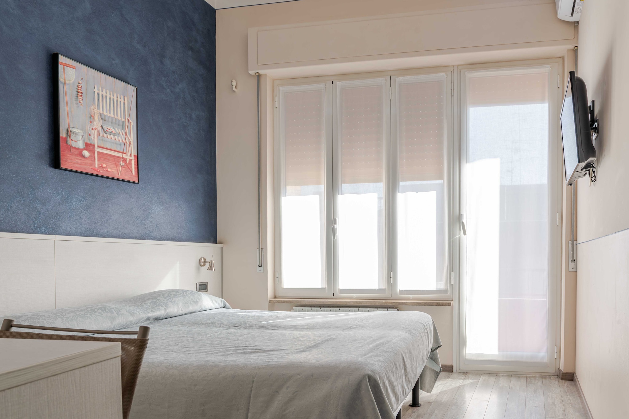 â­ Welcome to our 3-star hotel, ideally located in Ventimiglia, in the heart of the splendid Liguria region. Nestled between the Mediterranean Sea and the mountains, just a stone's throw from the cultural treasures of the CÃ´te d'Azur, our hotel, located at Via Sottoconvento, 15, 18039 Ventimiglia IM, offers you an authentic Italian experience in a quiet and picturesque setting.â­