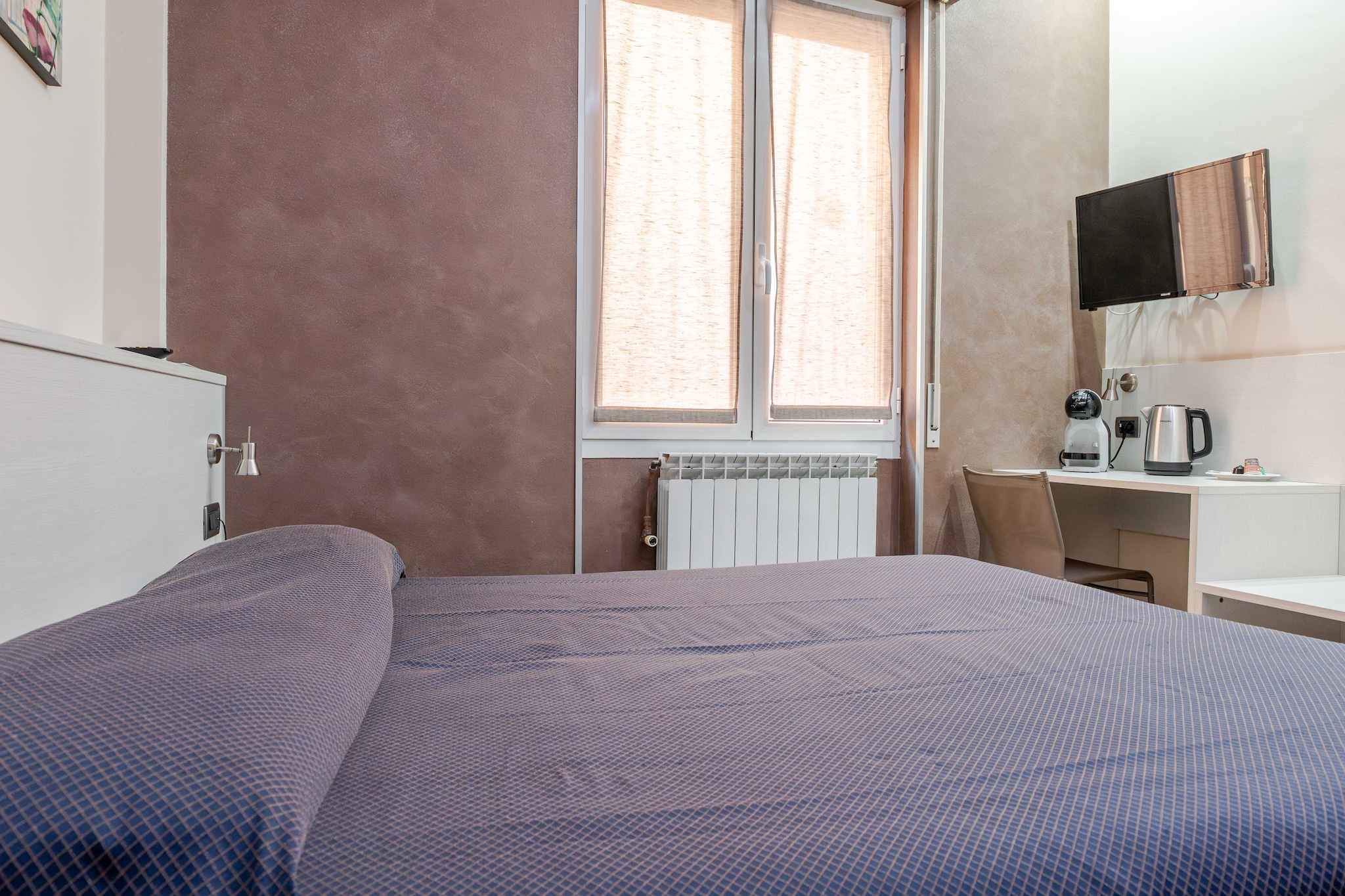 â­ Welcome to our 3-star hotel, ideally located in Ventimiglia, in the heart of the splendid Liguria region. Nestled between the Mediterranean Sea and the mountains, just a stone's throw from the cultural treasures of the CÃ´te d'Azur, our hotel, located at Via Sottoconvento, 15, 18039 Ventimiglia IM, offers you an authentic Italian experience in a quiet and picturesque setting.â­