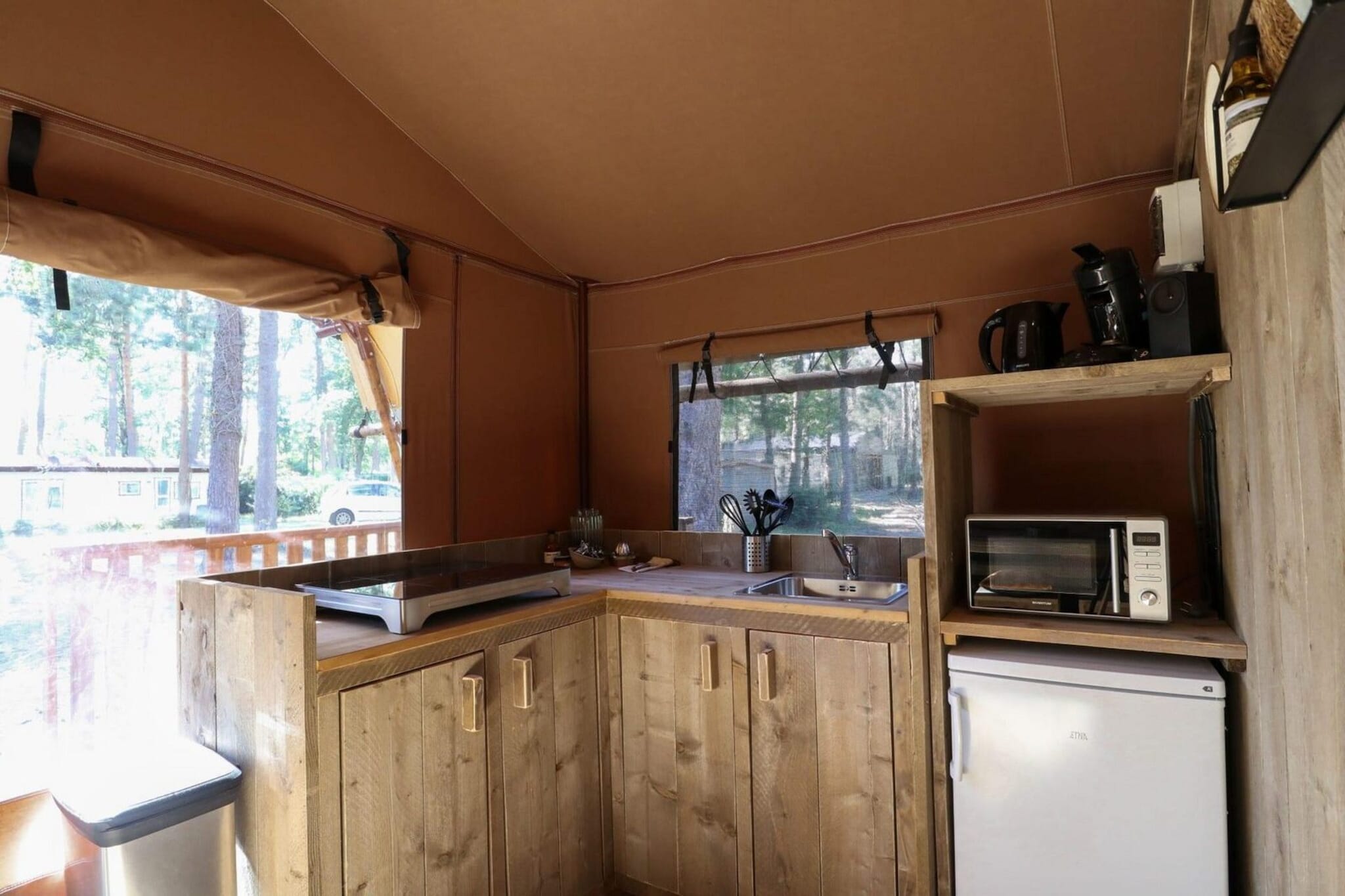 Lodgetent 5 - Kitchen