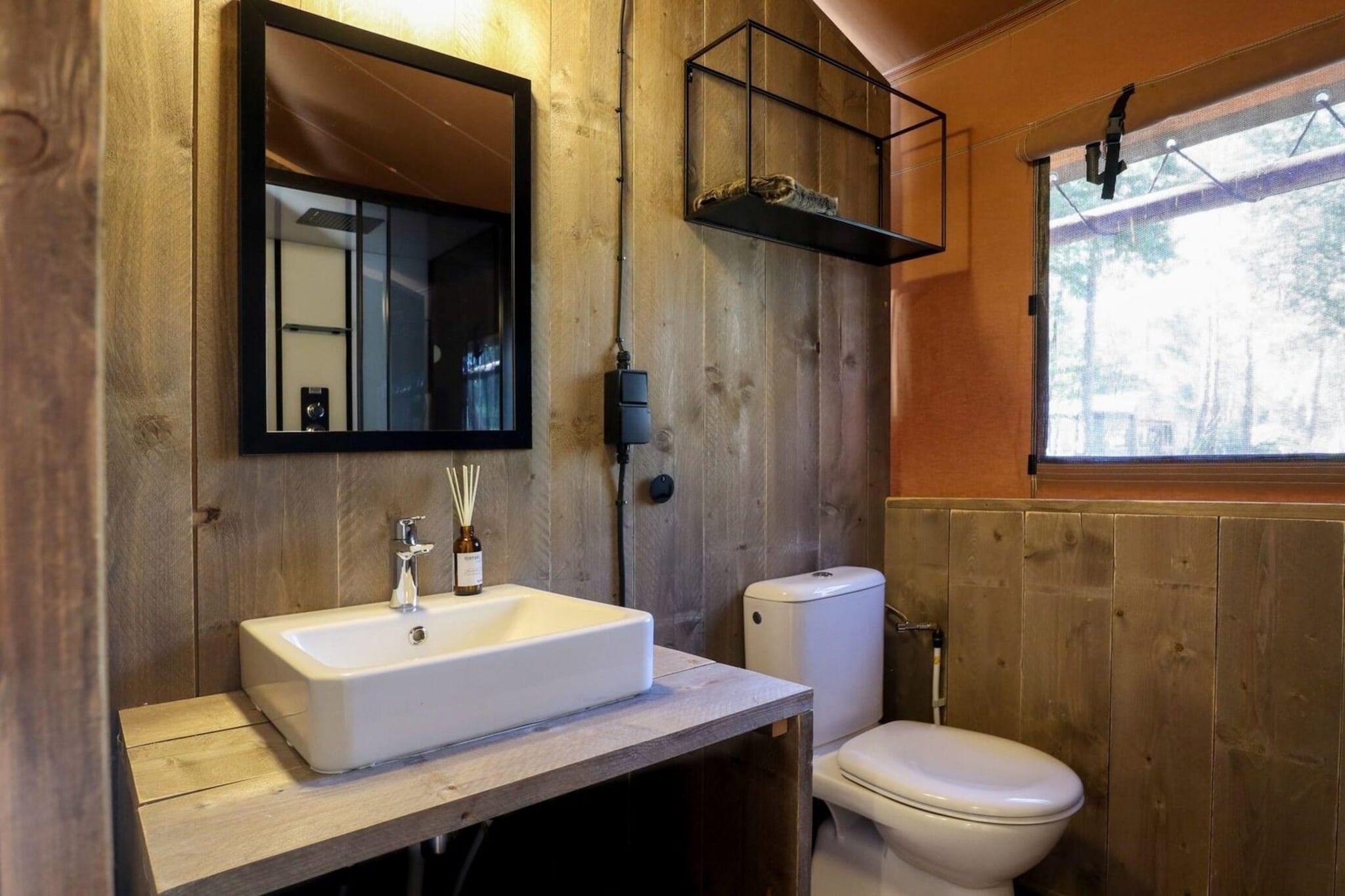 Lodgetent 5 - Bathroom