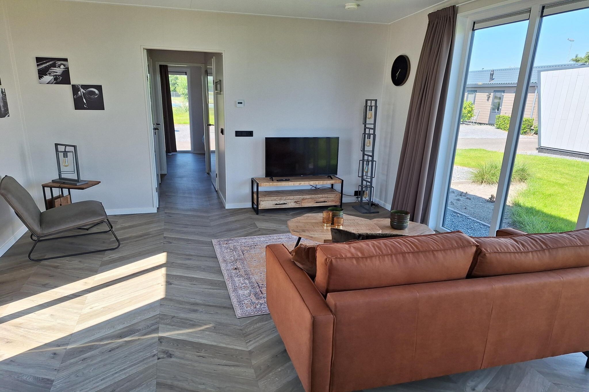 2-bedroom chalet with terrace