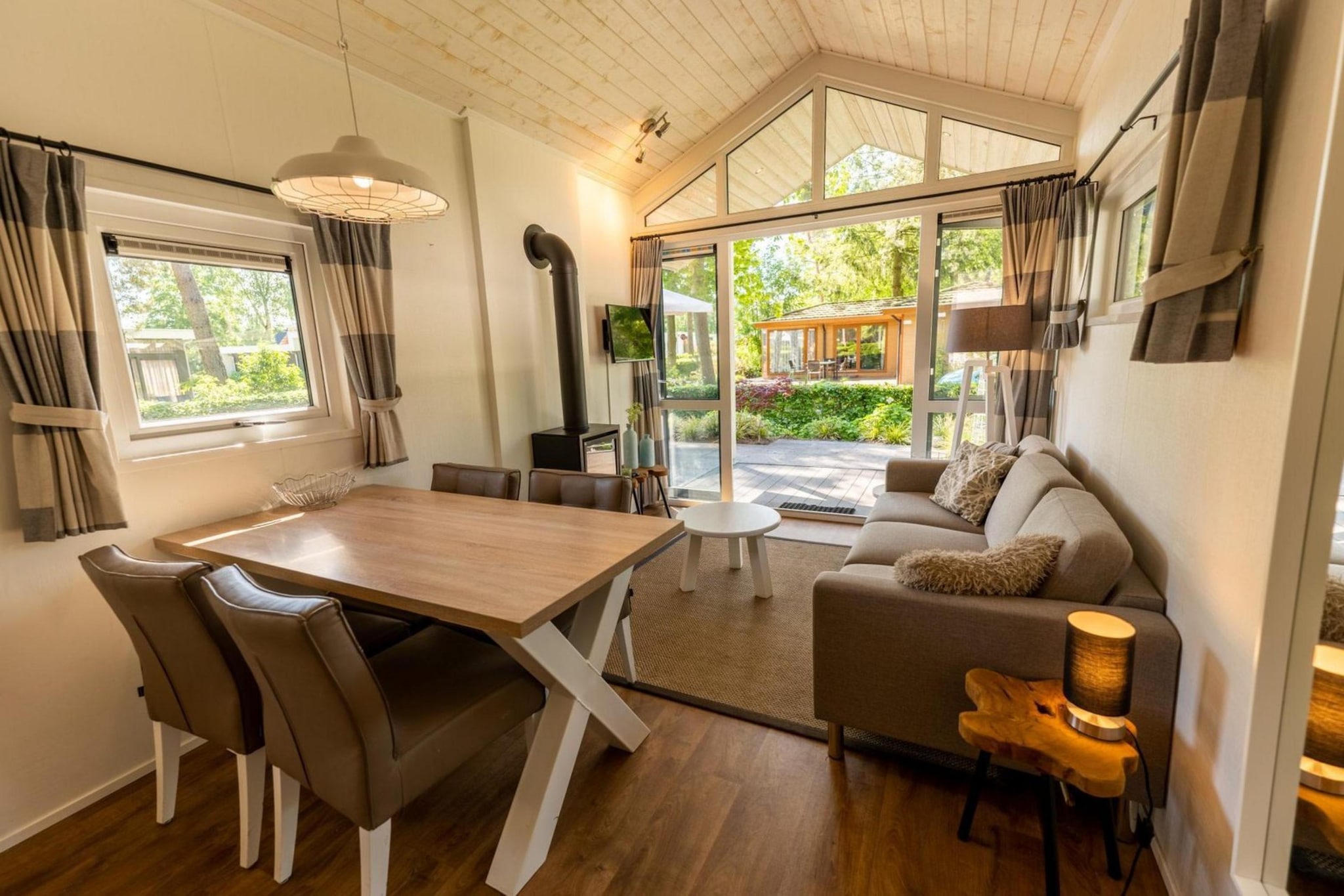 Tiny House 4 - Dining room