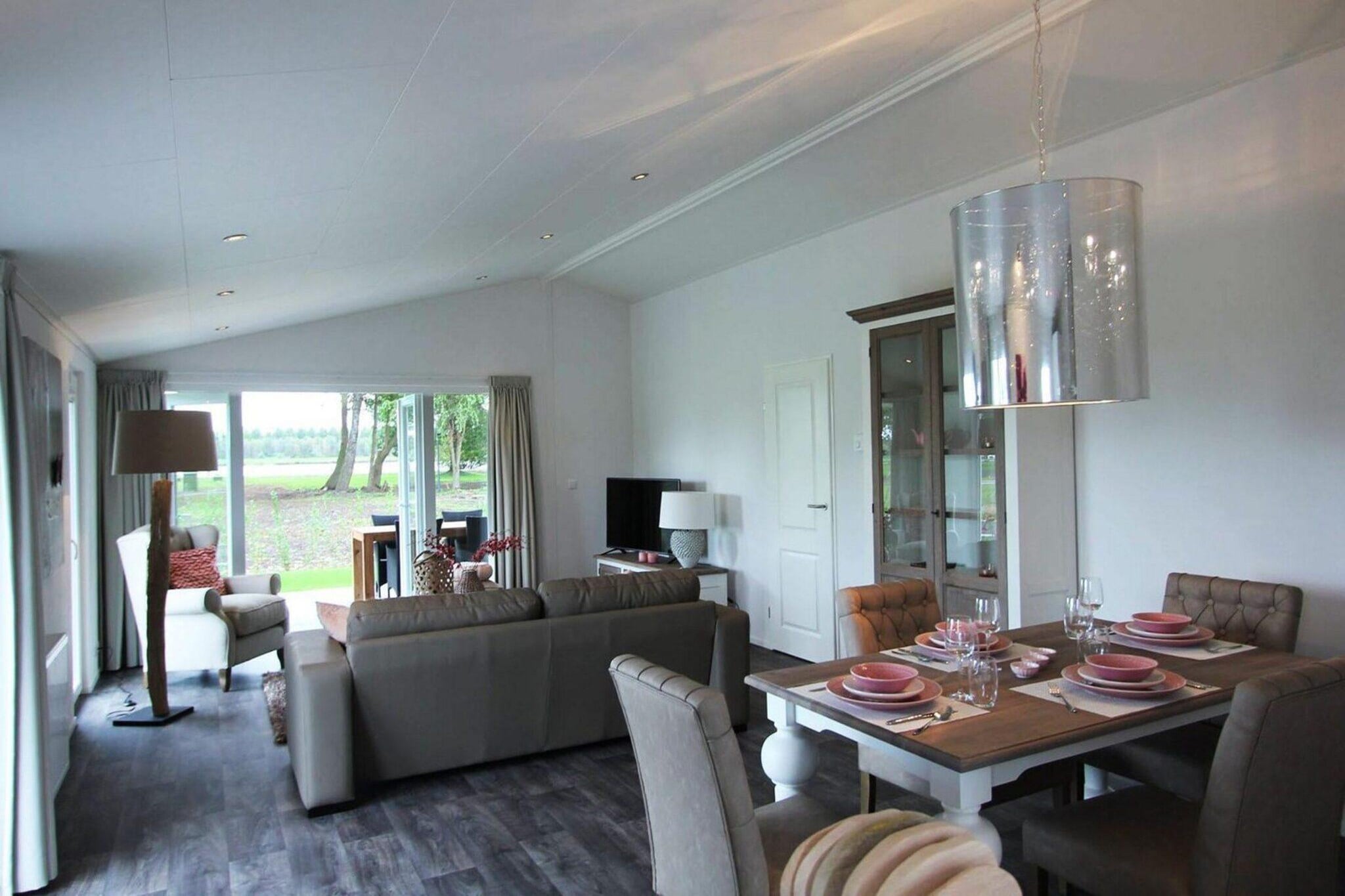 Veranda 4 - Eetkamer