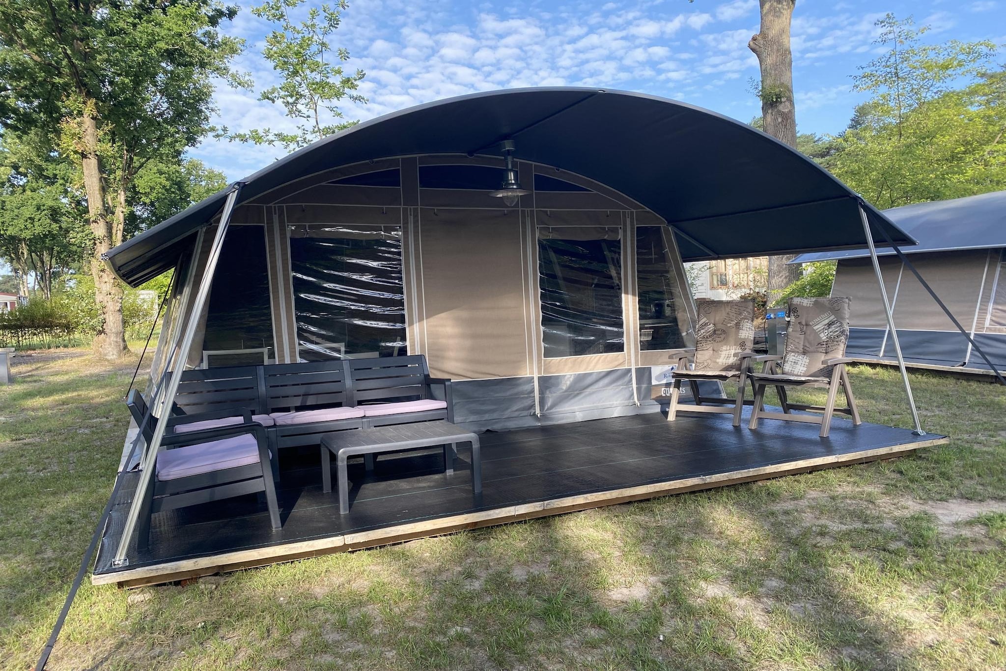Safari tent 5 - Buitenkant zomer