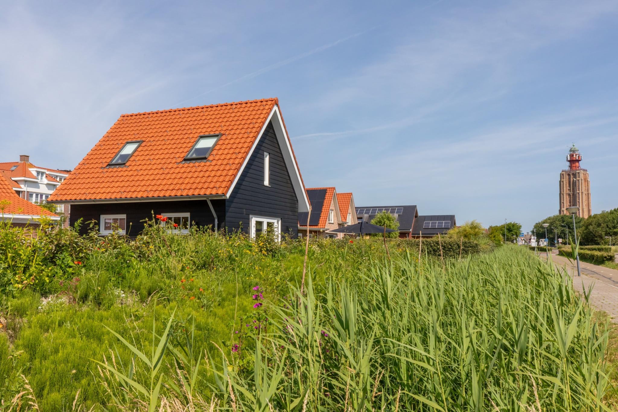 Huisje huren in Zeeland  De Strandloper Westkapelle - Charley Tooropstraat 1a  Strand & Natuur-Buitenkant zomer