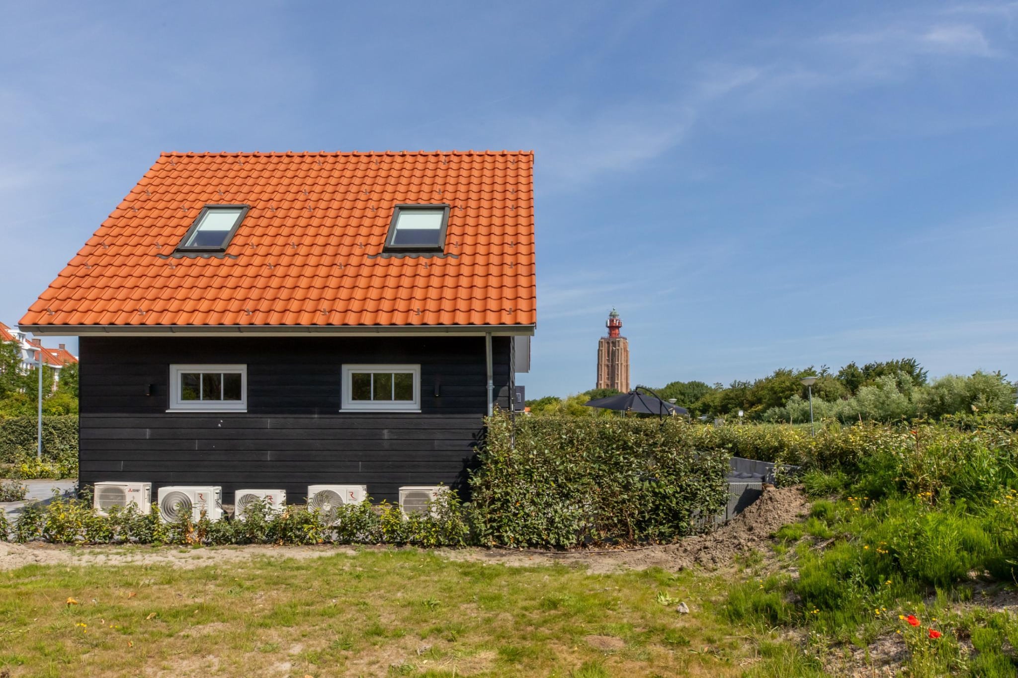 Huisje huren in Zeeland  De Strandloper Westkapelle - Charley Tooropstraat 1a  Strand & Natuur-Buitenkant zomer