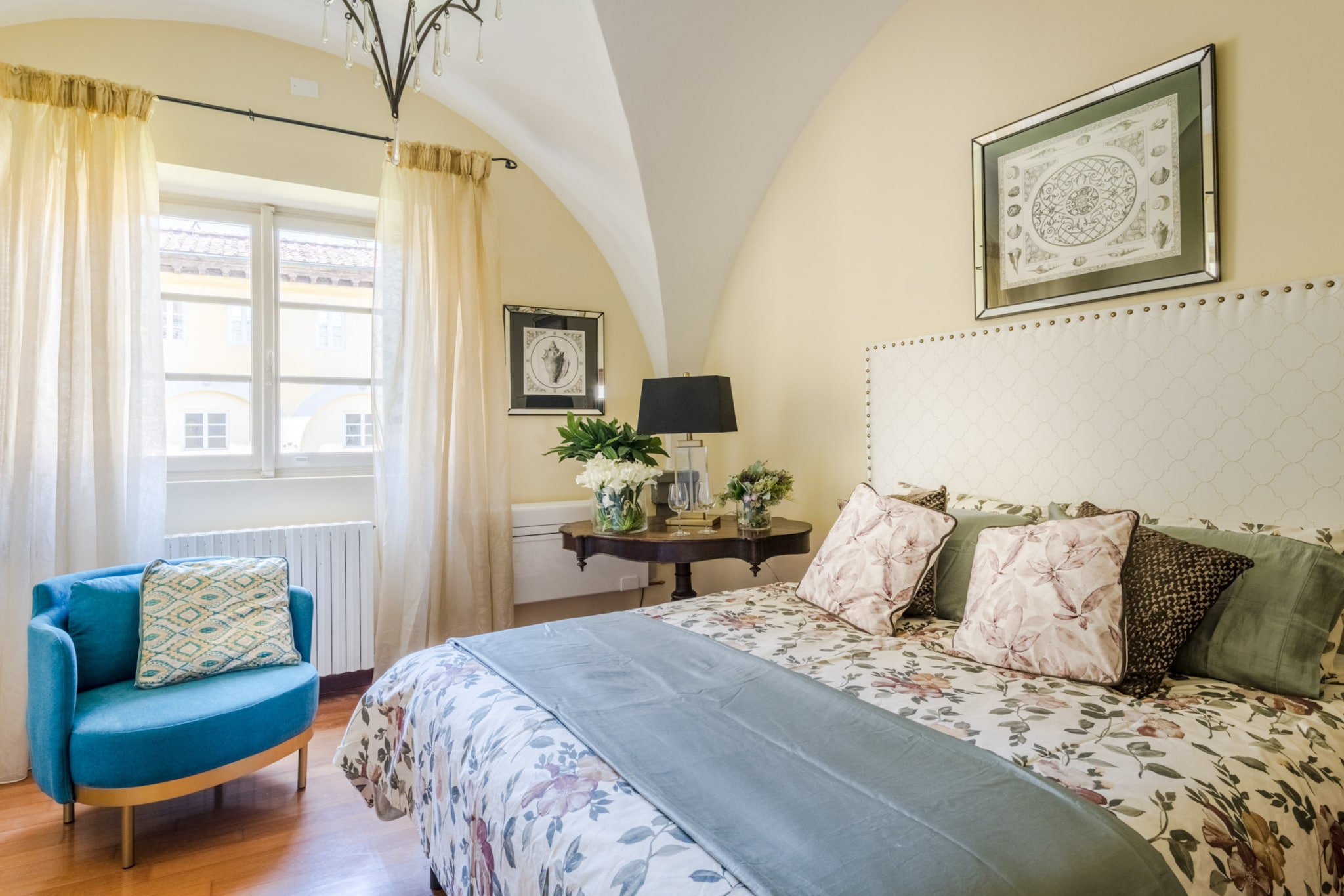 The Arnolfini Portrait Apartment-Nicht getaggt