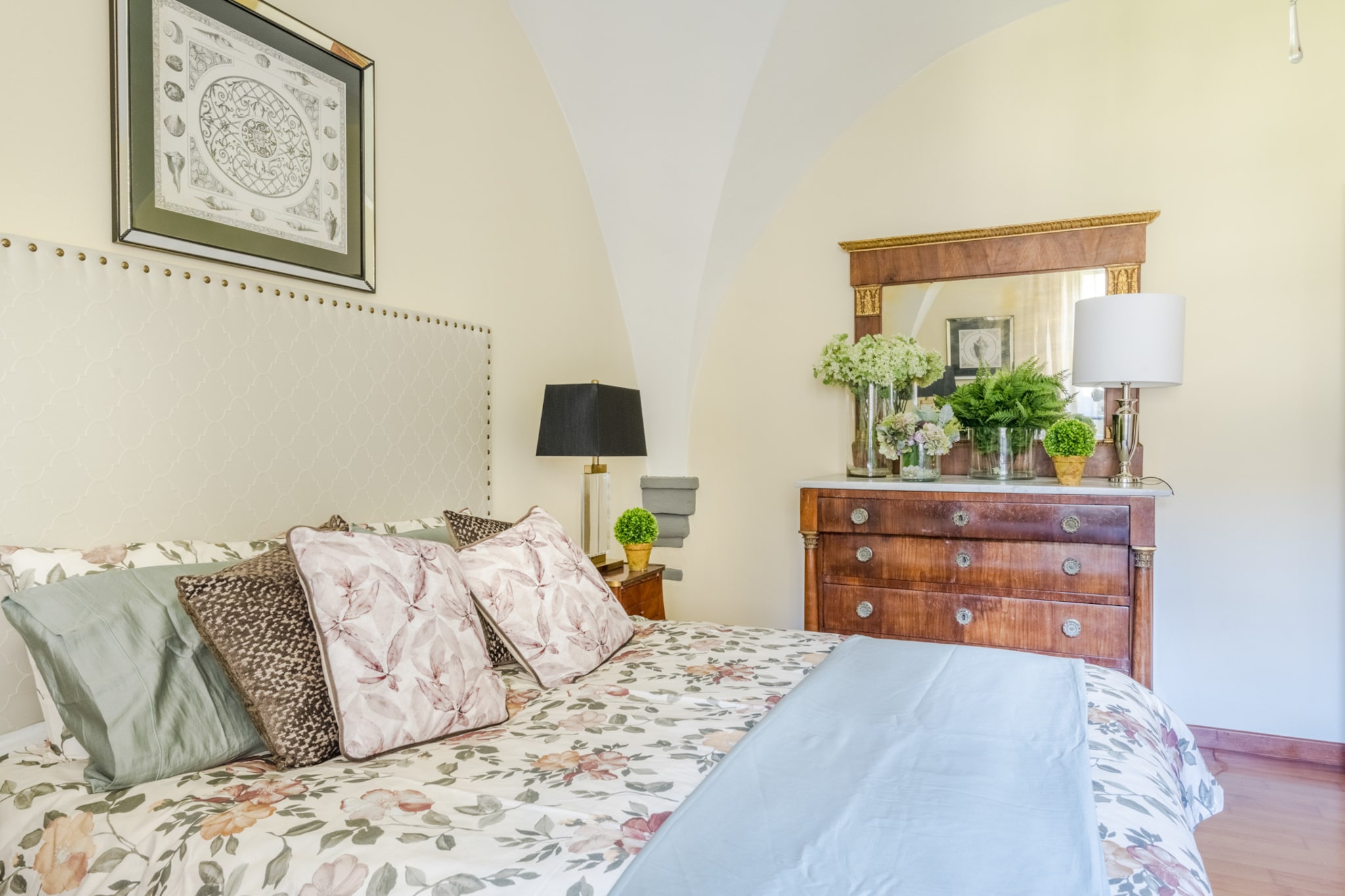 The Arnolfini Portrait Apartment-Nicht getaggt