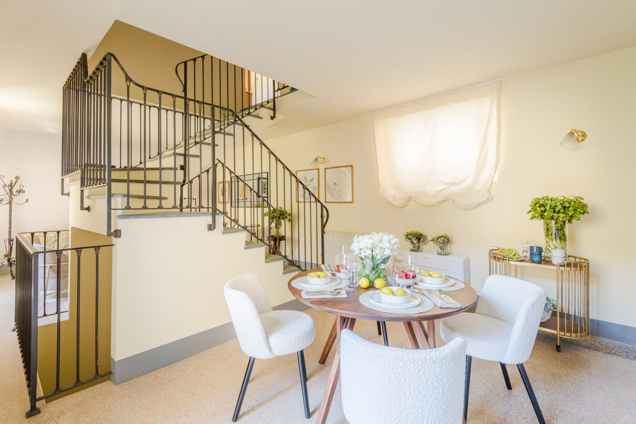 The Arnolfini Portrait Apartment-Nicht getaggt