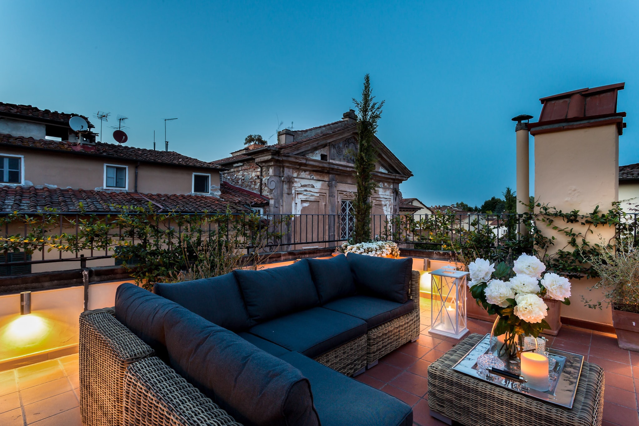 Ottone Penthouse-Nicht getaggt