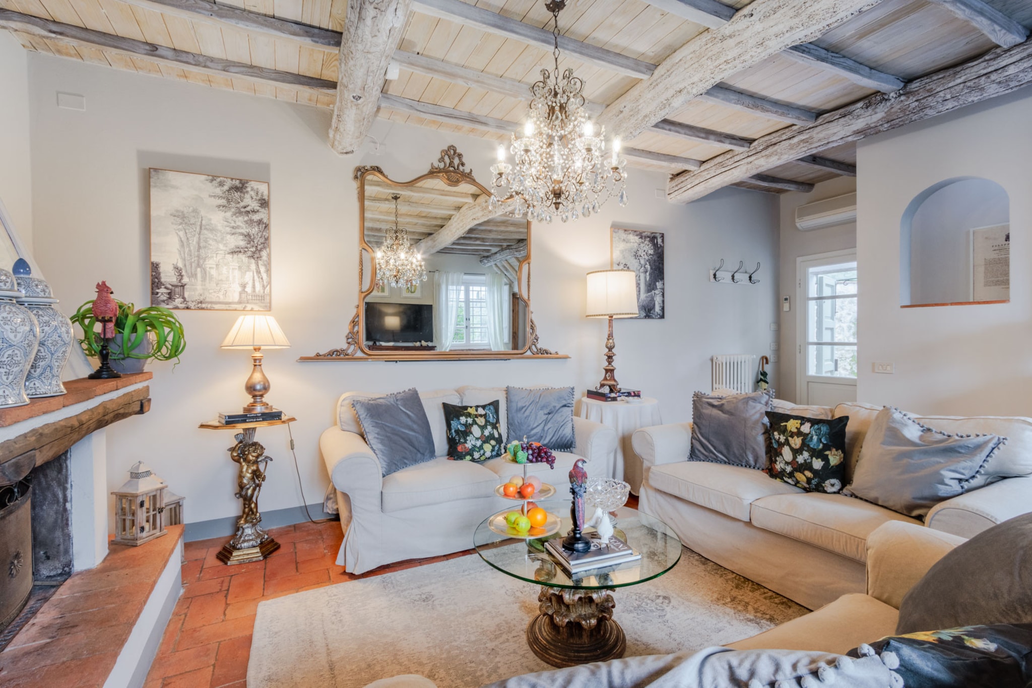 La Macina Farmhouse-Living room